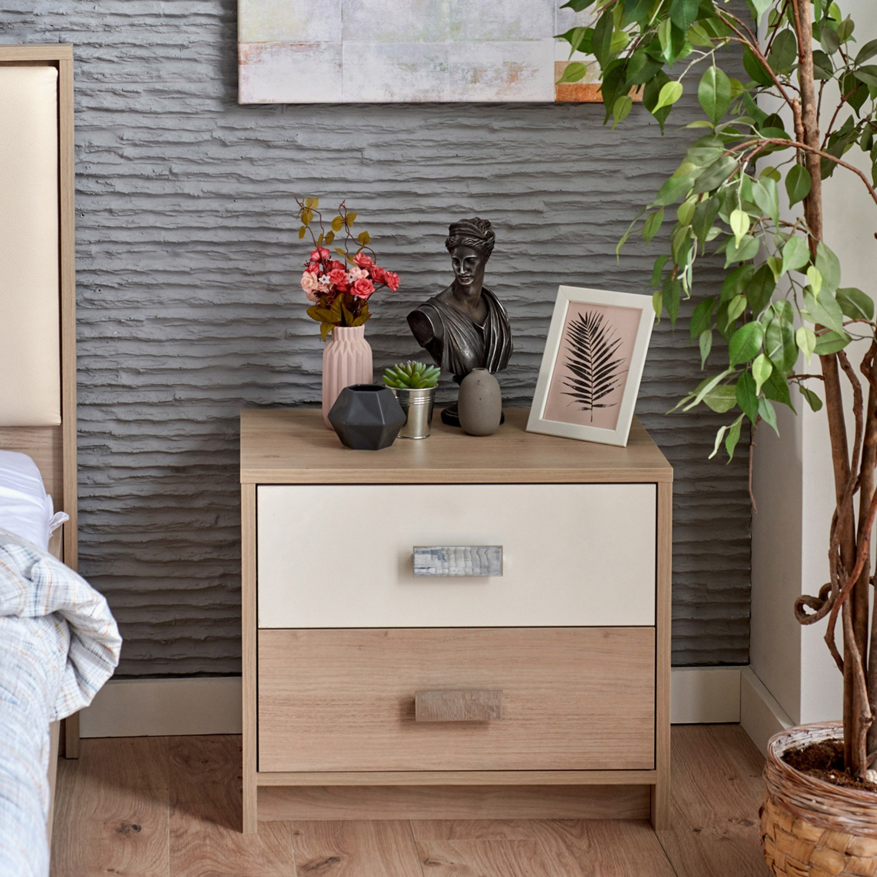 Passi Nightstand-PROMO_HB_UAE_HBX10_250526-image-1