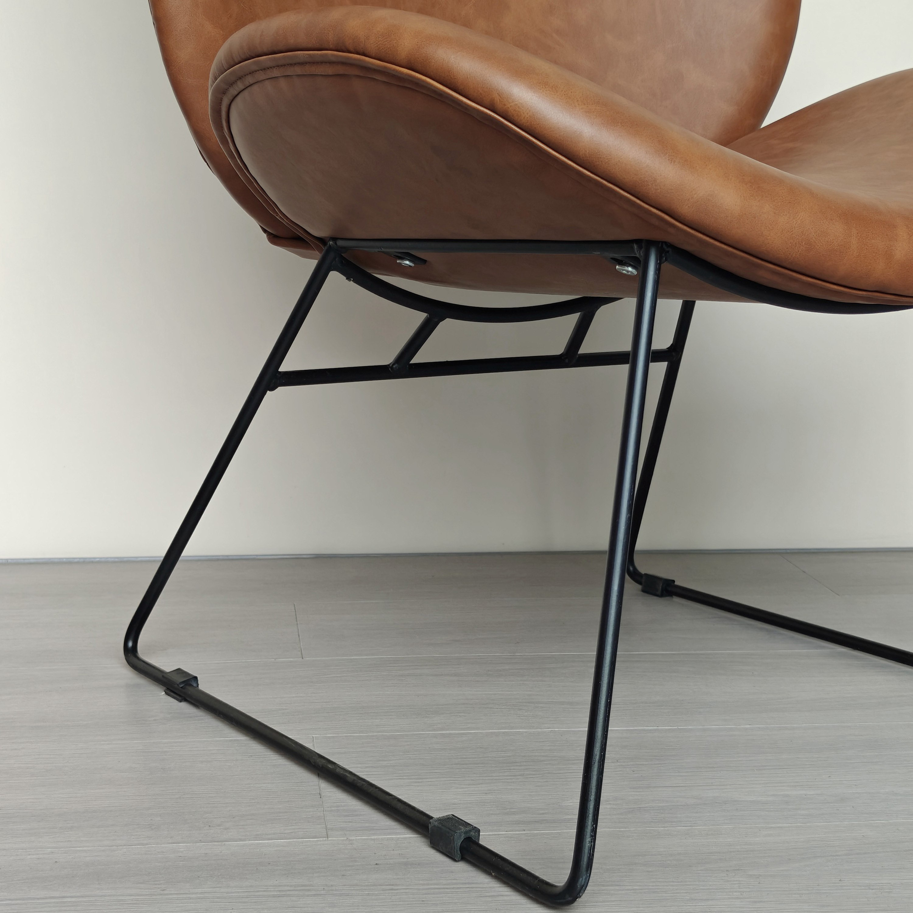 Malta Leather Air Accent Chair-hbxlivingroom-sofasandarmchairs-easychairs-image-5