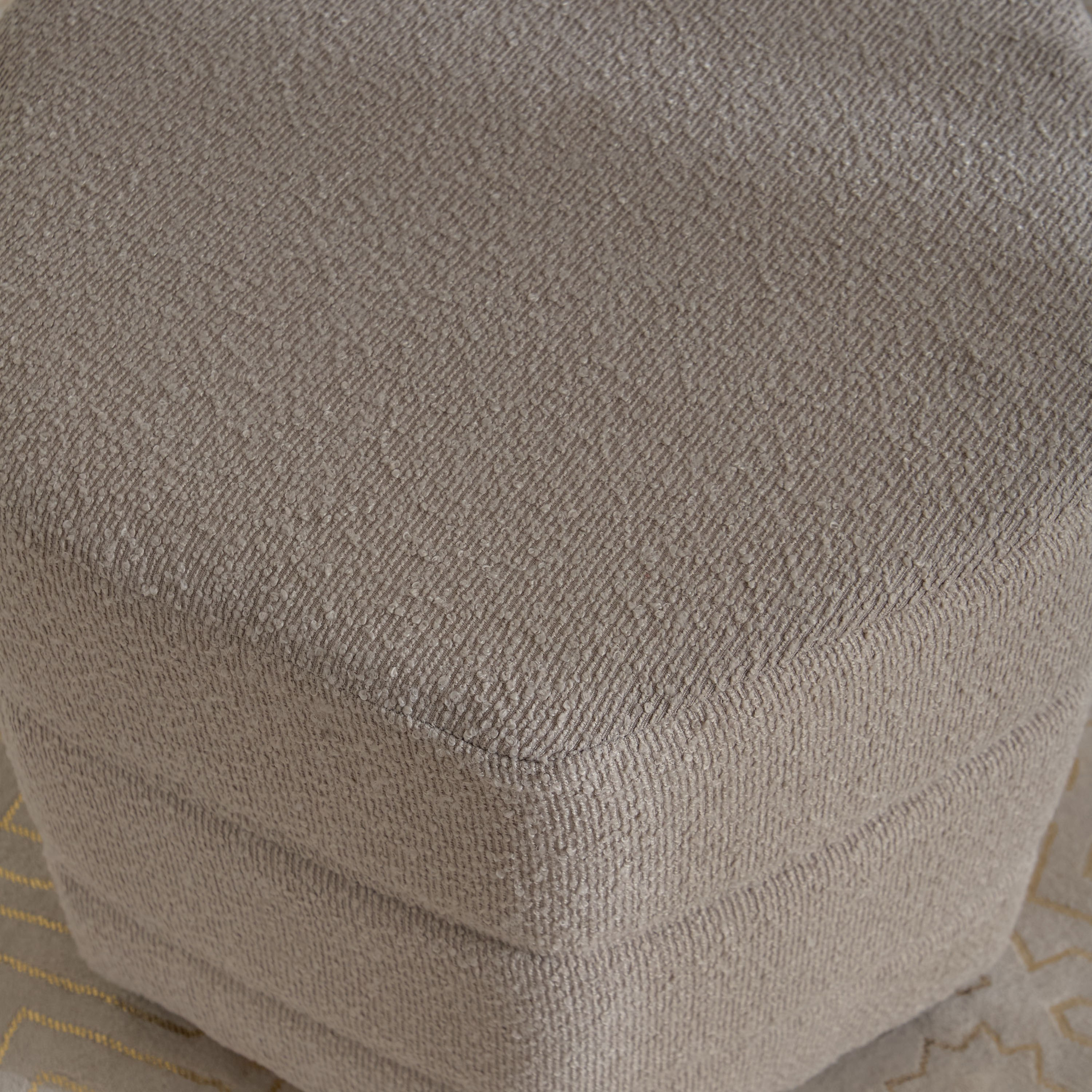 مسند قدم قماش من جيسبي-hbxlivingroom-sofasandarmchairs-ottomansandfootstools-image-4