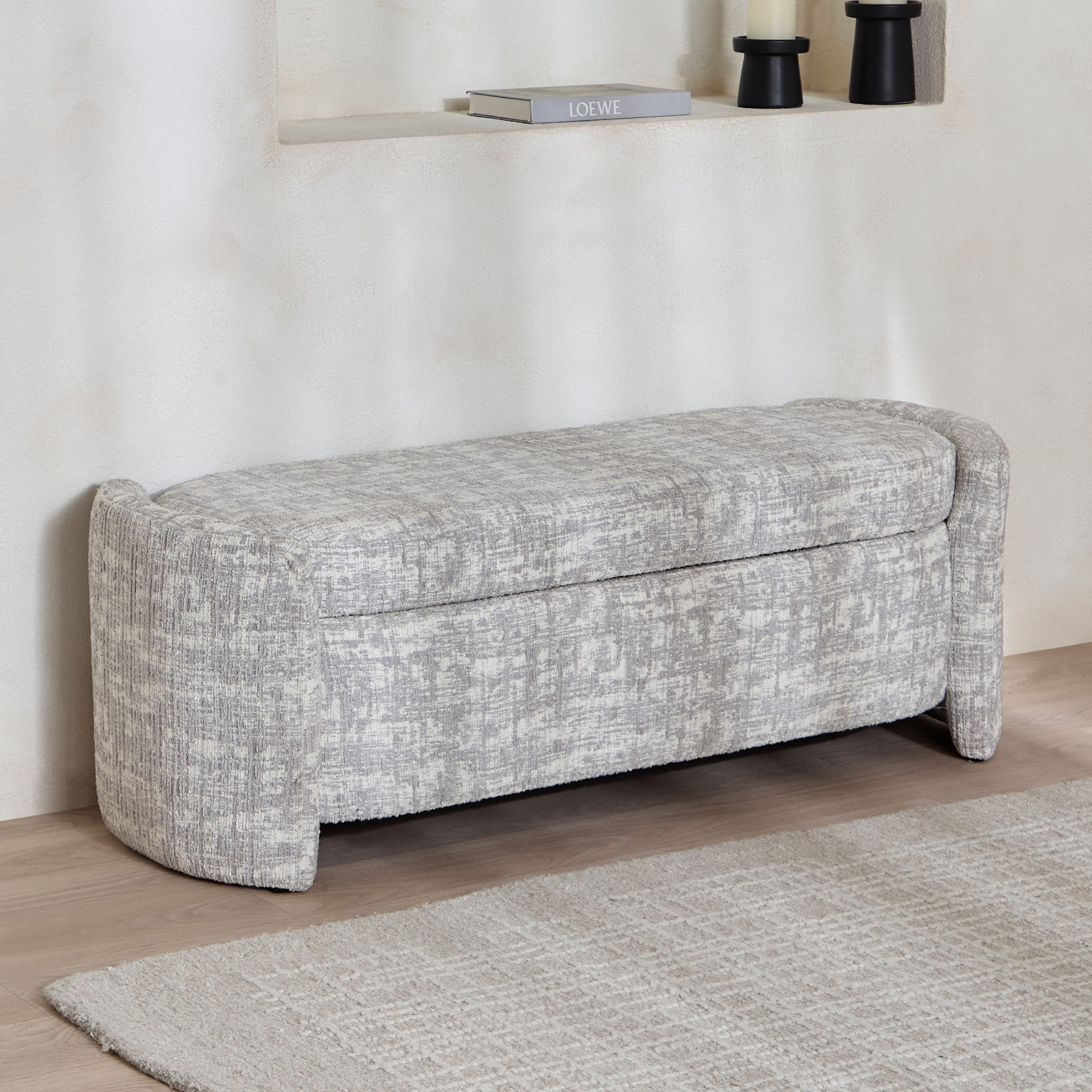مقعد بنش قماش بمساحة تخزين من كورفي-hbxlivingroom-sofasandarmchairs-ottomansandfootstools-image-1