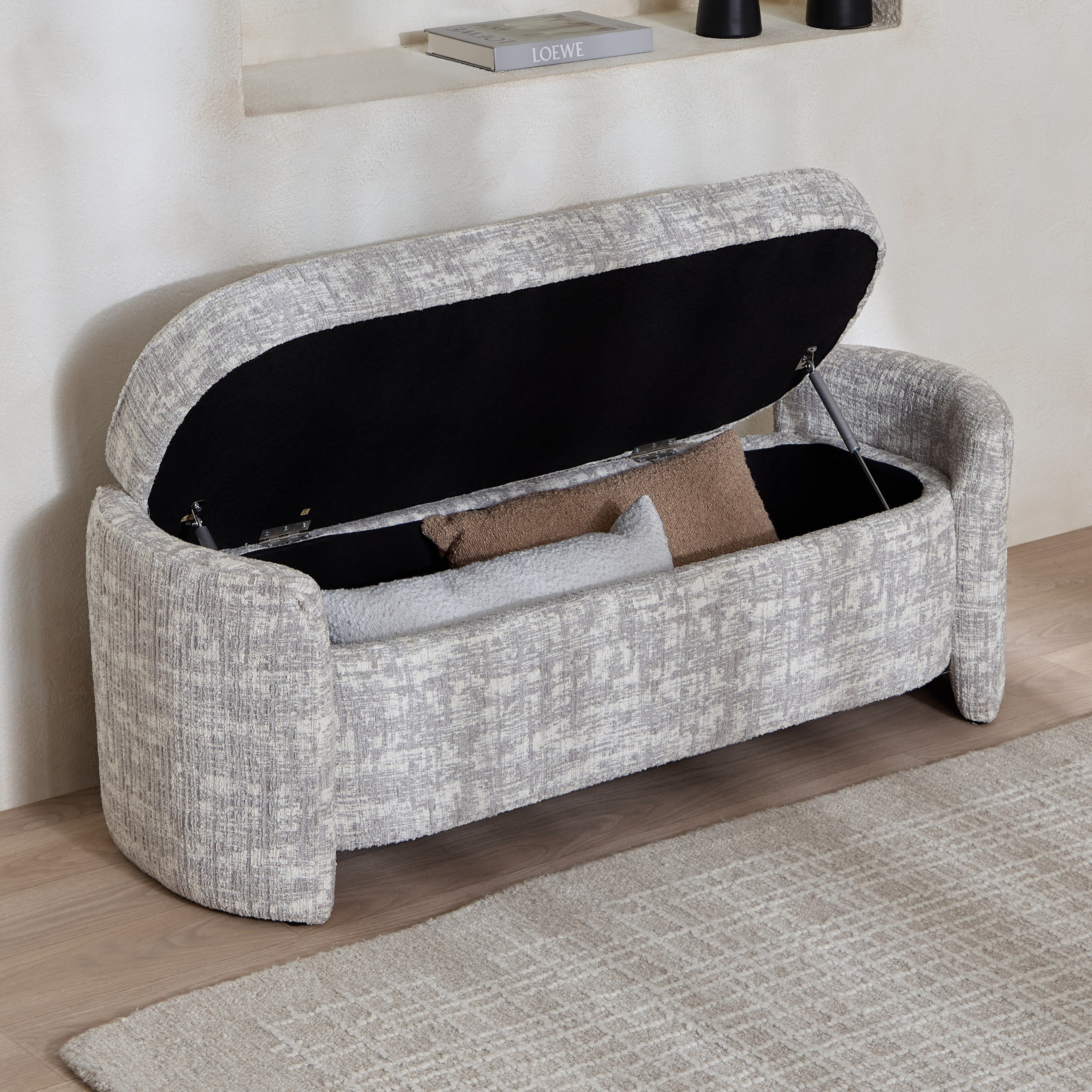 مقعد بنش قماش بمساحة تخزين من كورفي-hbxlivingroom-sofasandarmchairs-ottomansandfootstools-image-2