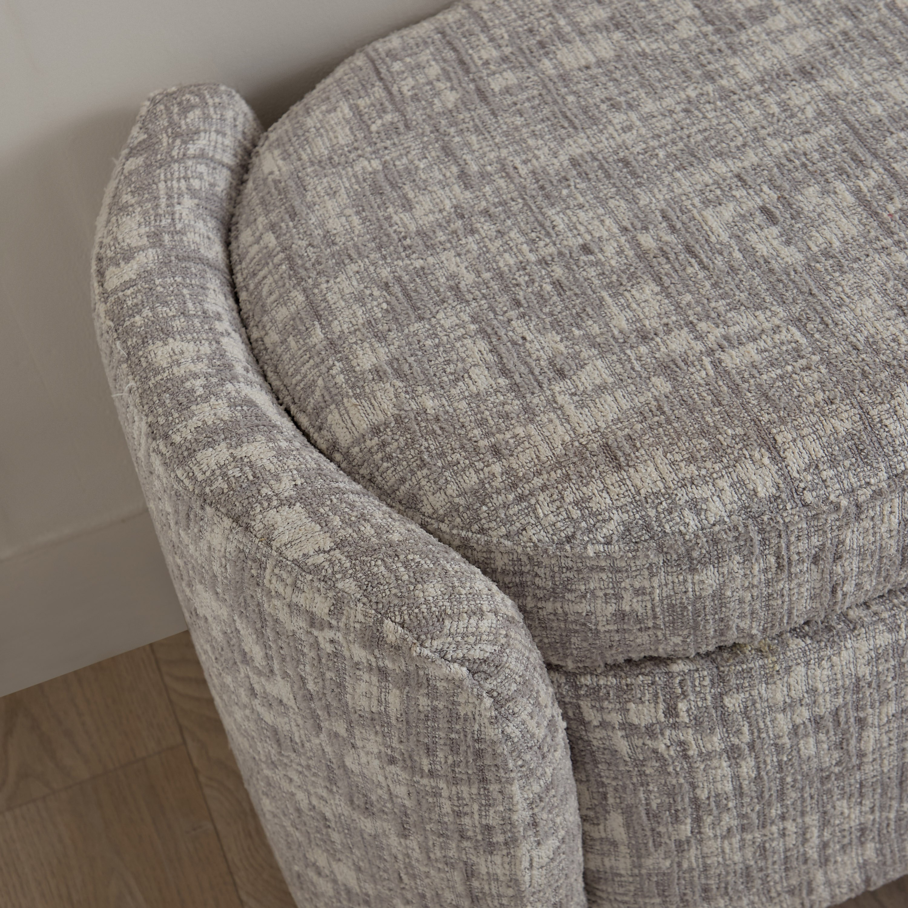مقعد بنش قماش بمساحة تخزين من كورفي-hbxlivingroom-sofasandarmchairs-ottomansandfootstools-image-5