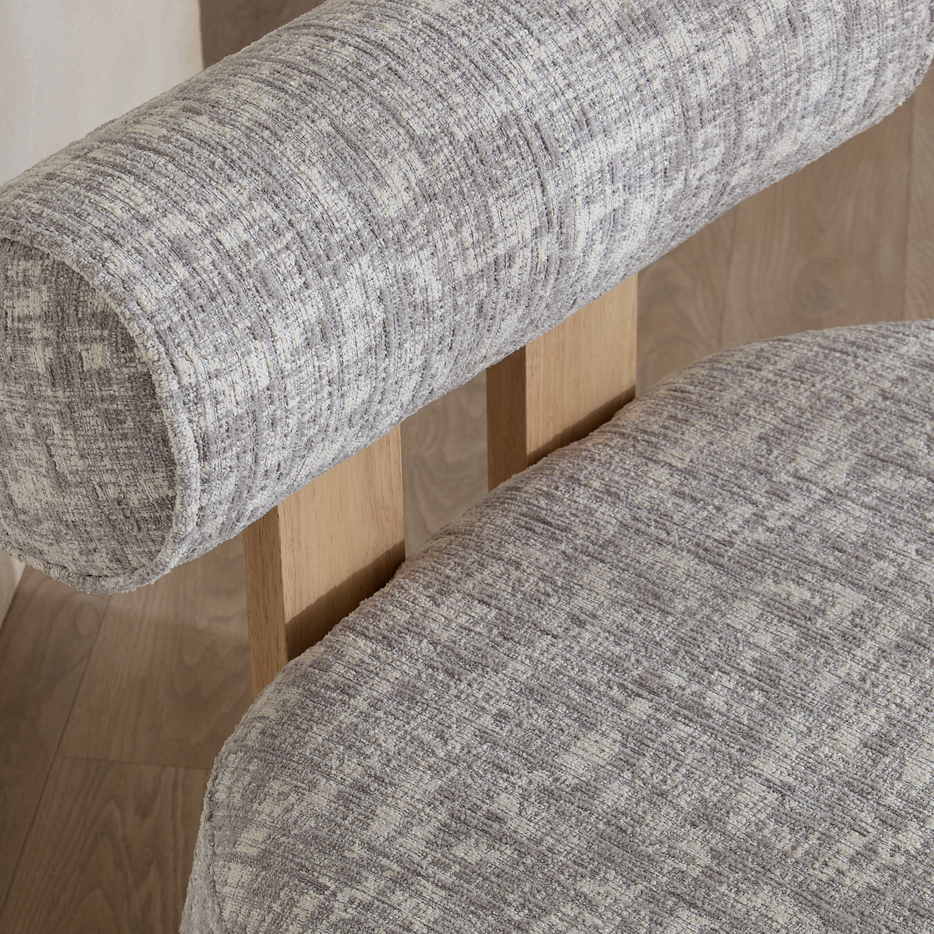 Curvi Fabric Accent Chair-hbxlivingroom-sofasandarmchairs-easychairs-image-5