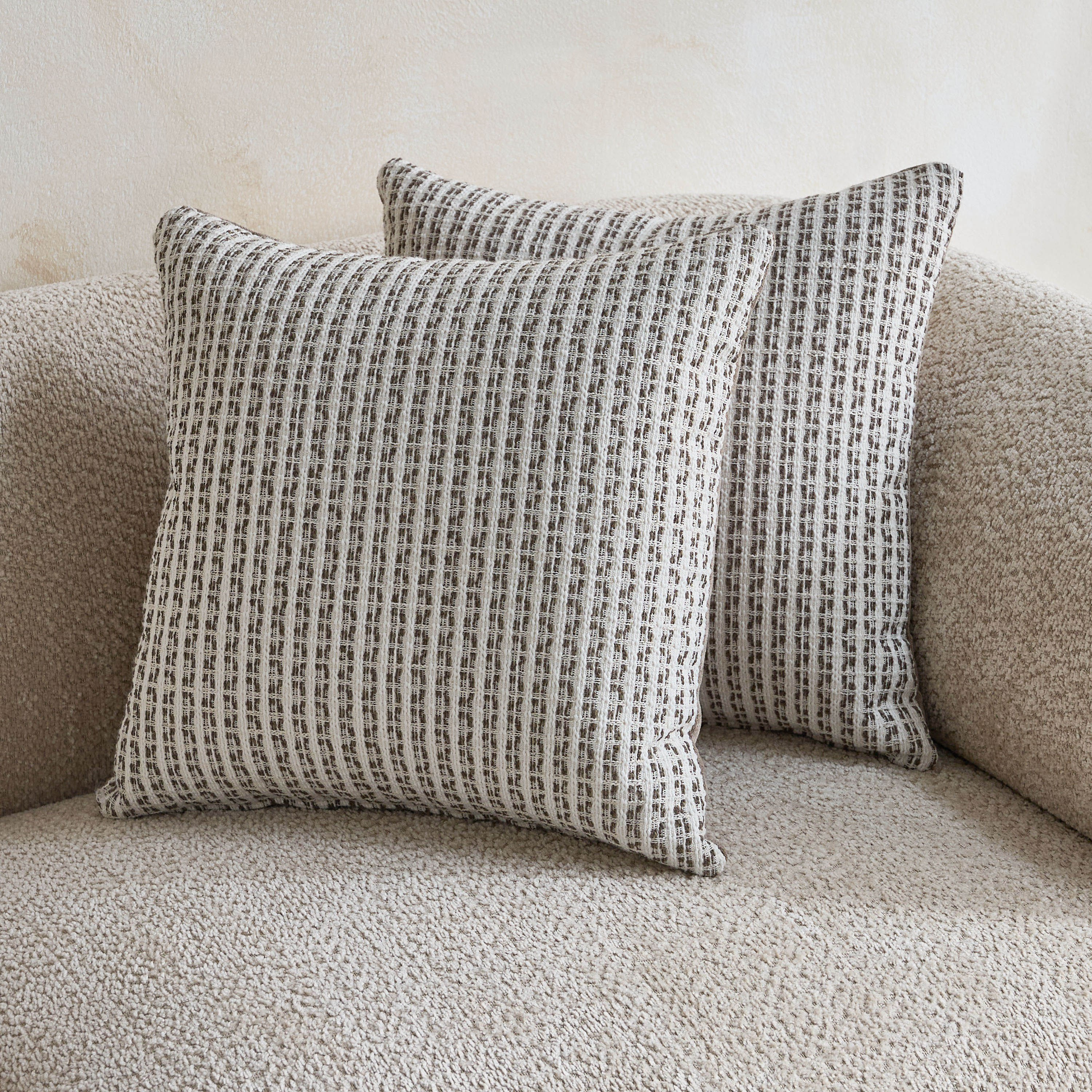 Scallop 2-Seater Fabric Sofa with 2 Cushions-hbxlivingroom-sofasandarmchairs-sofas-image-4