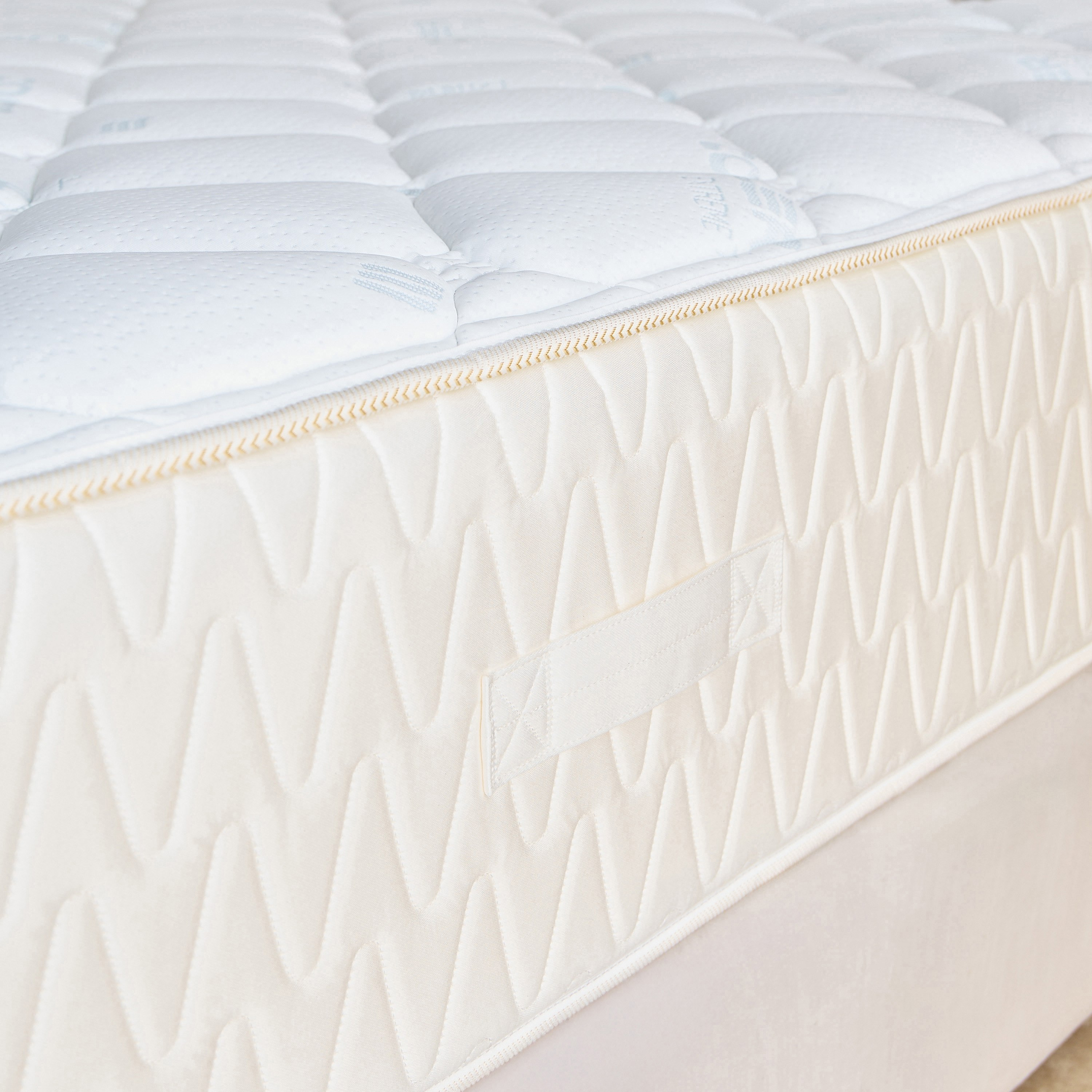 i-Dormira Gel Luxe Hotel Collection Gel Memory Foam Pocket Spring Mattress - 200x200x33cm-hbxfurniture-mattresses-superking-image-7