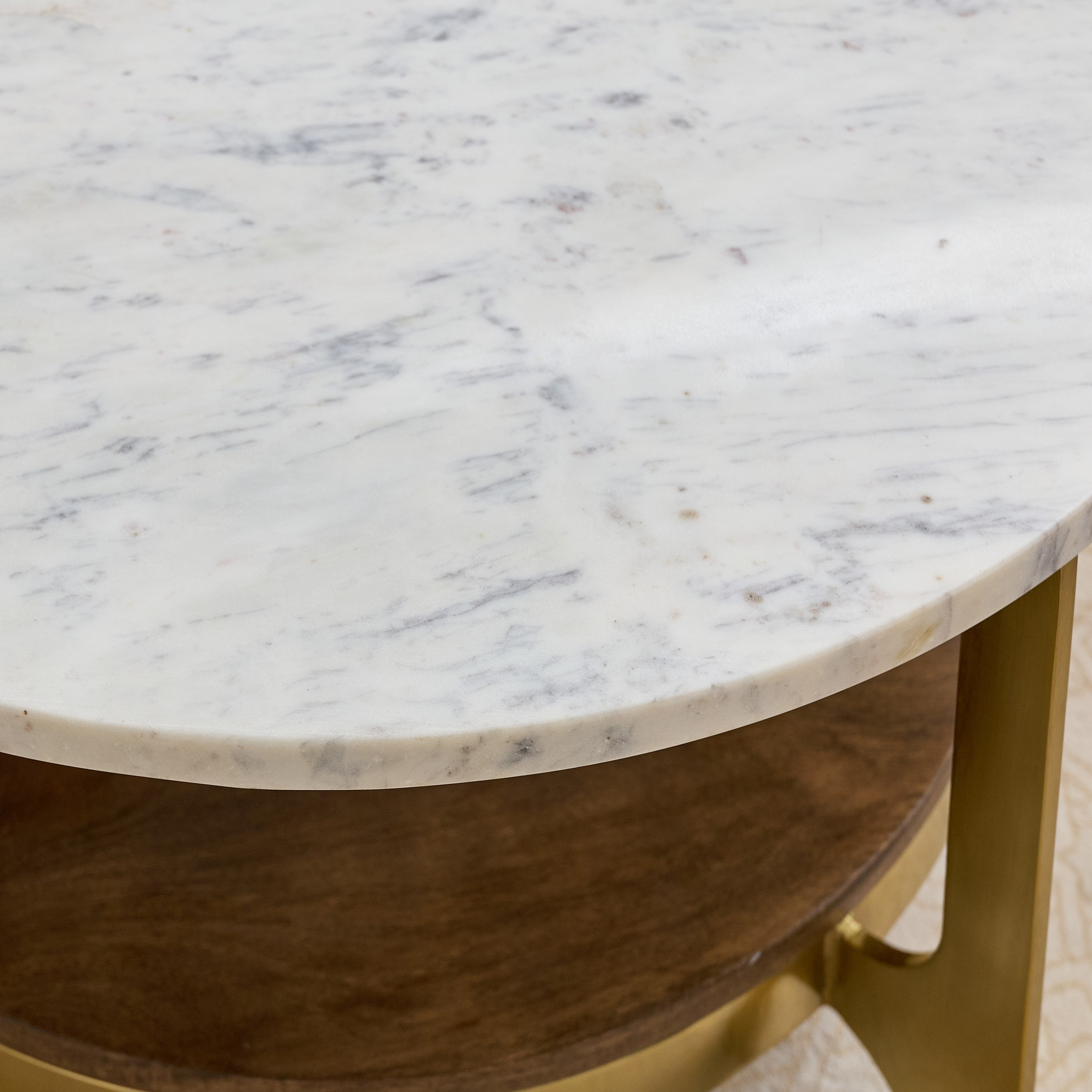 طاولة قهوة بسطح رخام أصلي ورف خشب صلب أورلا من فيندرا-hbxlivingroom-tablesandstands-coffeetables-image-4