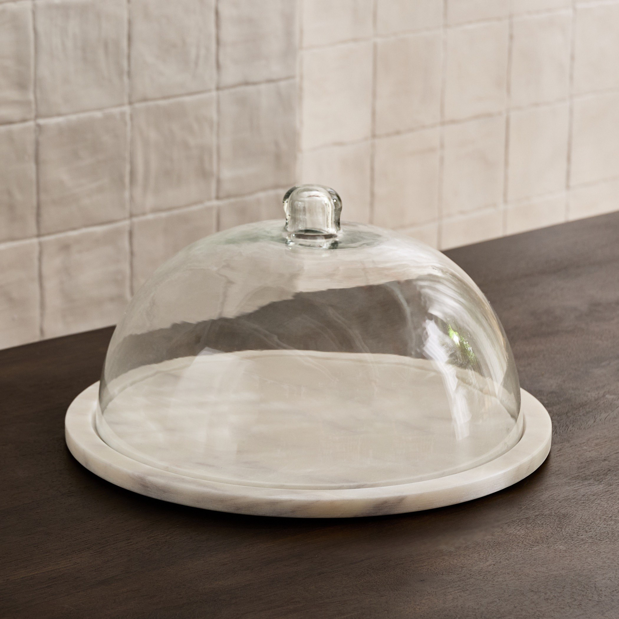 قبة كيك رخامية من بليك مادلين - 32 سم-hbxdecorandfurnishings-tabletop-serveware-image-2