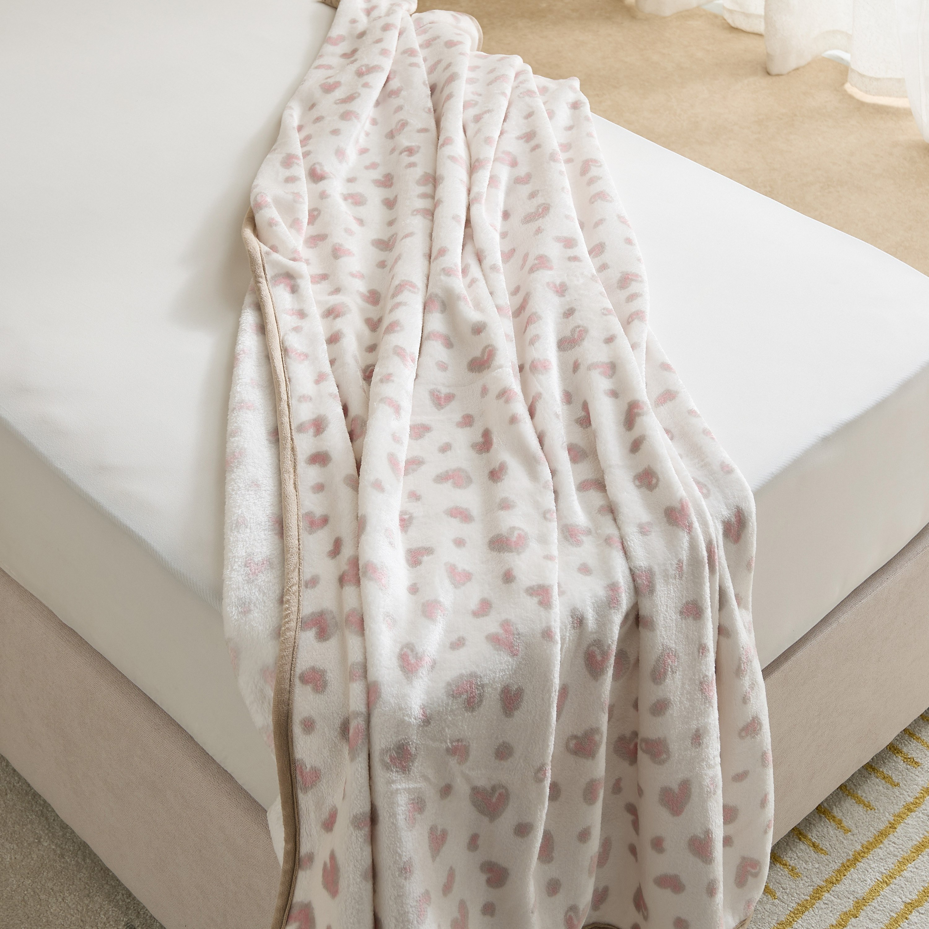 Ivy Claire Flannel Fleece Printed with Piping Blanket - 120x160 cm-hbxhomeware-hbxkidsandyouth-image-4