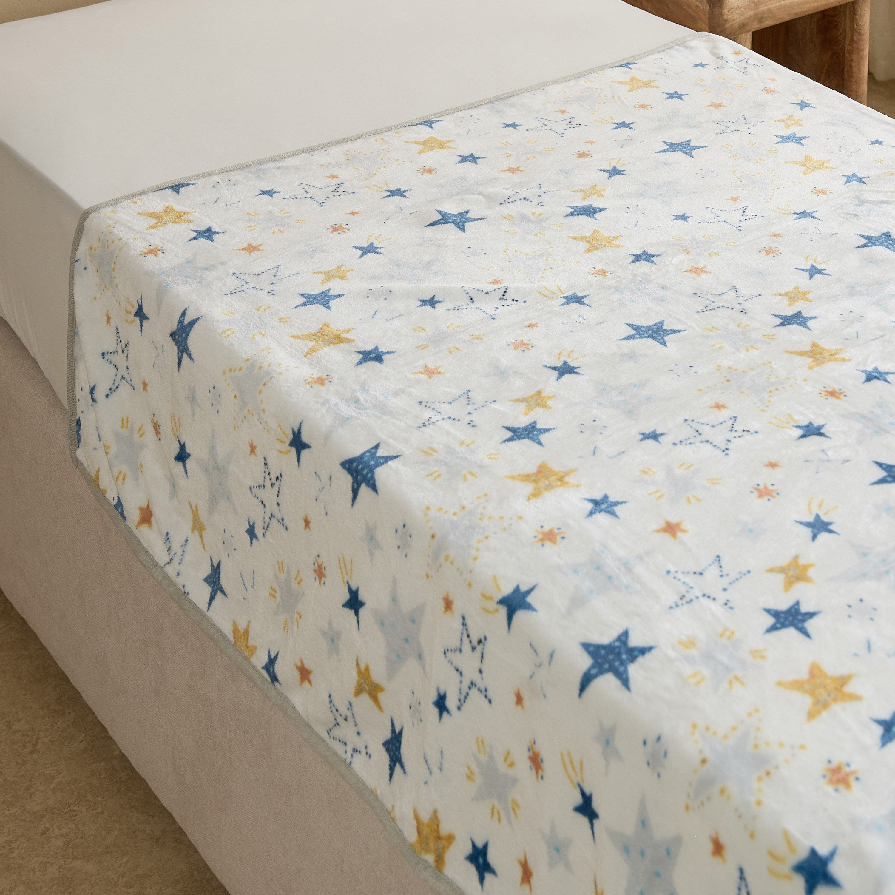 Tom Prague Printed Flannel Fleece Blanket with Piping - 120x160 cm-hbxhomeware-hbxkidsandyouth-image-2