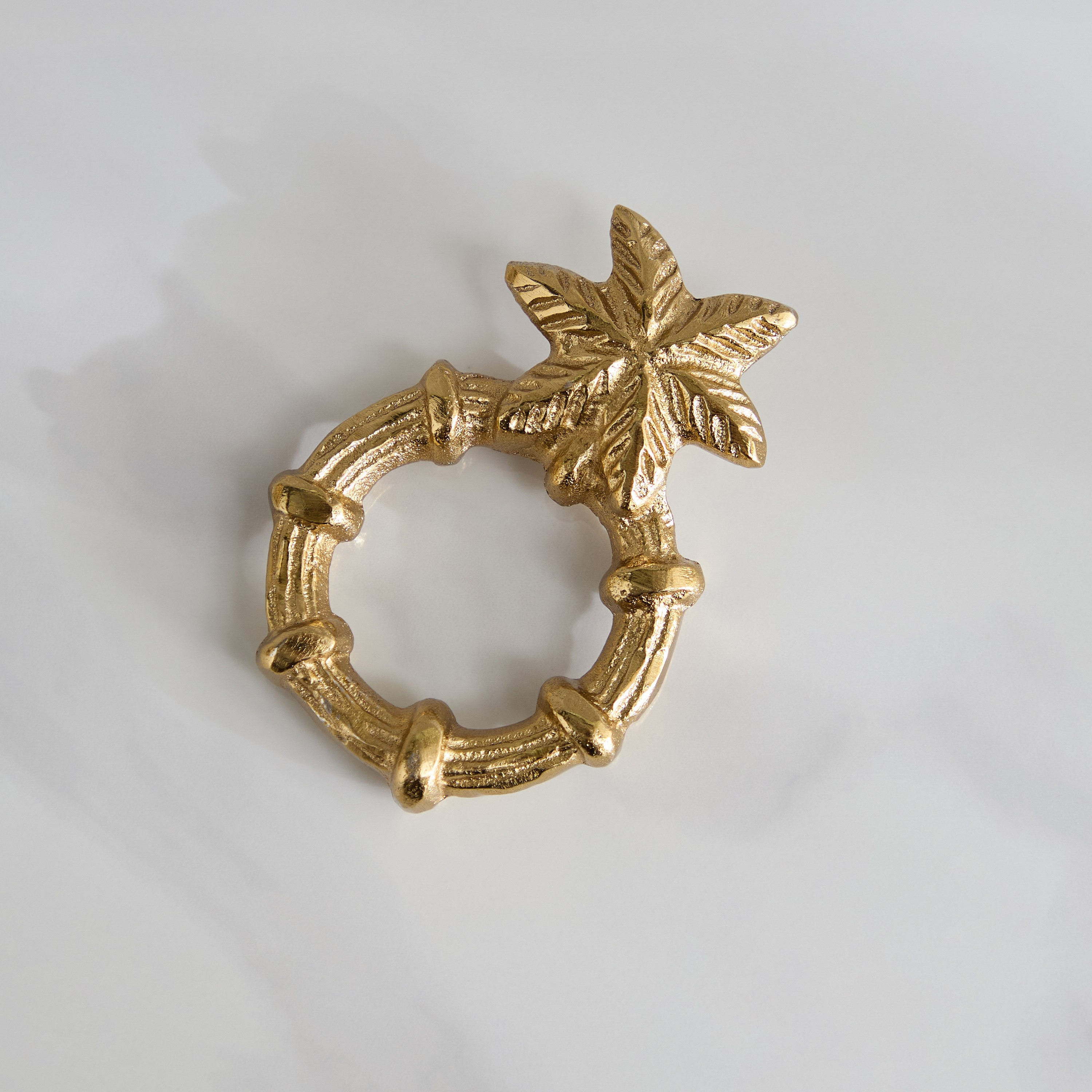Sands & Palms Sahra Metal Decorative Napkin Ring - 10 cm-hbxdecorandfurnishings-homefurnishings-tablelinens-image-2