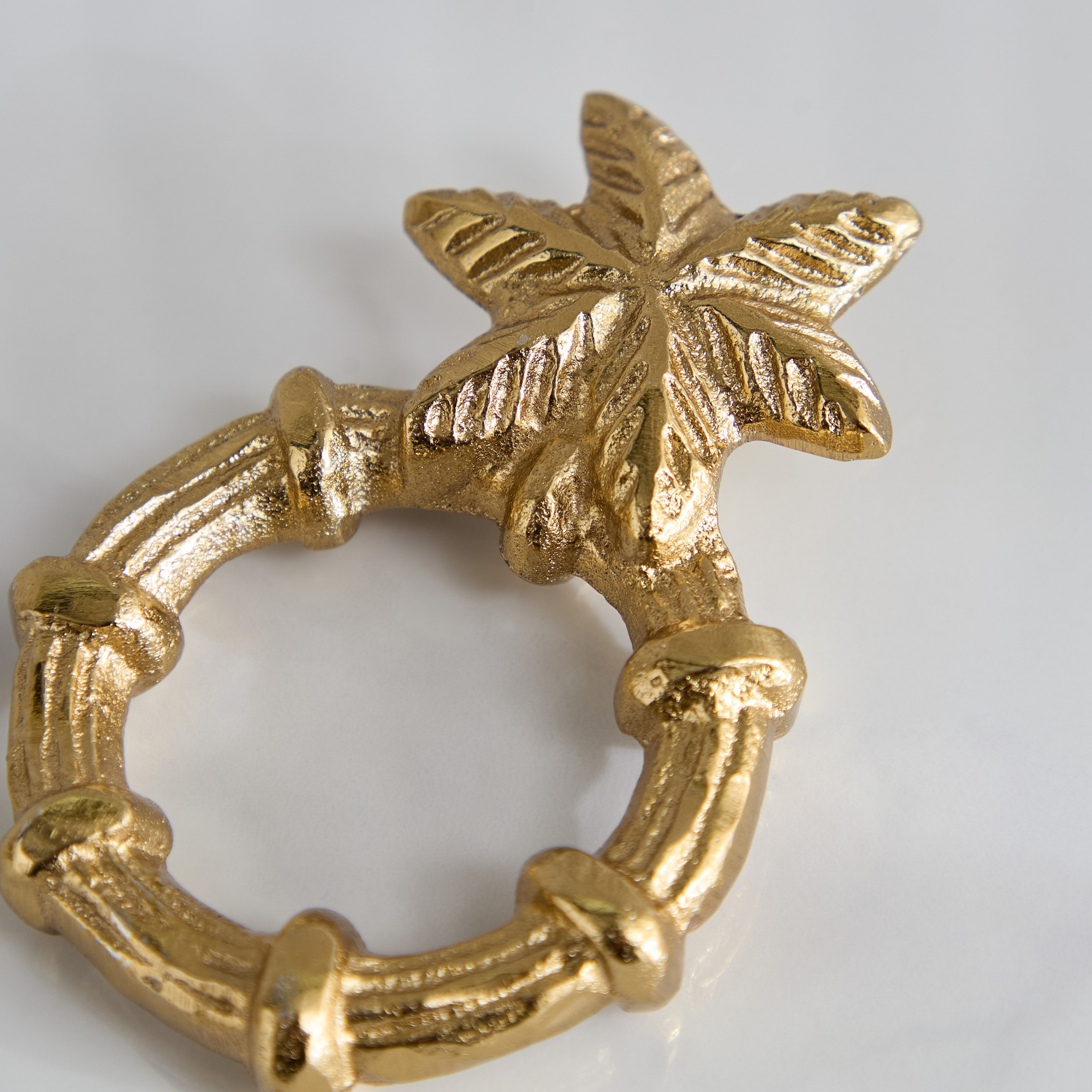 Sands & Palms Sahra Metal Decorative Napkin Ring - 10 cm-hbxdecorandfurnishings-homefurnishings-tablelinens-image-3