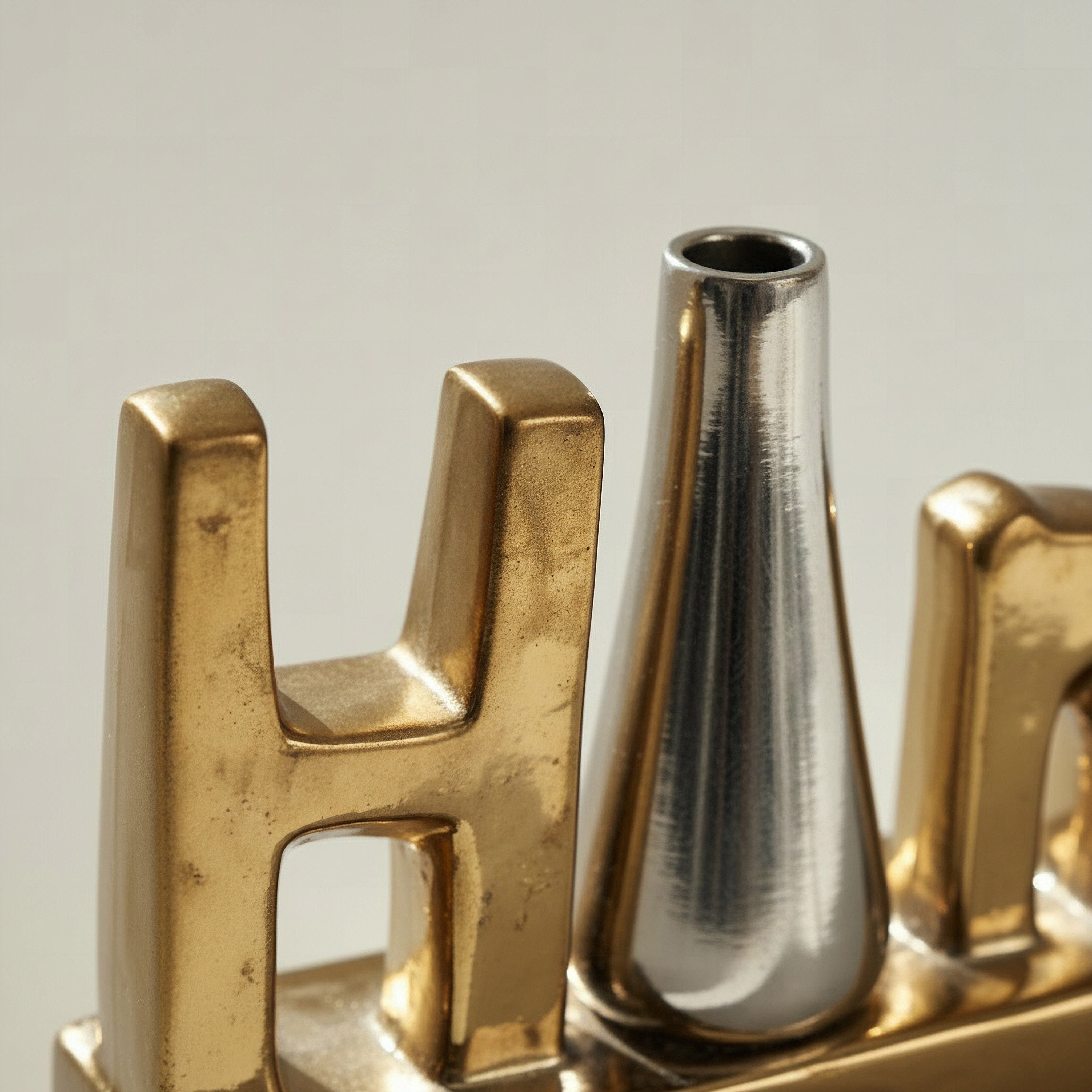Aurum Titany Vianna Decorative Home Accent - 28.5x5.8x14.7 cm-hbxhomeware-homedecor-figurinesandornaments-image-2