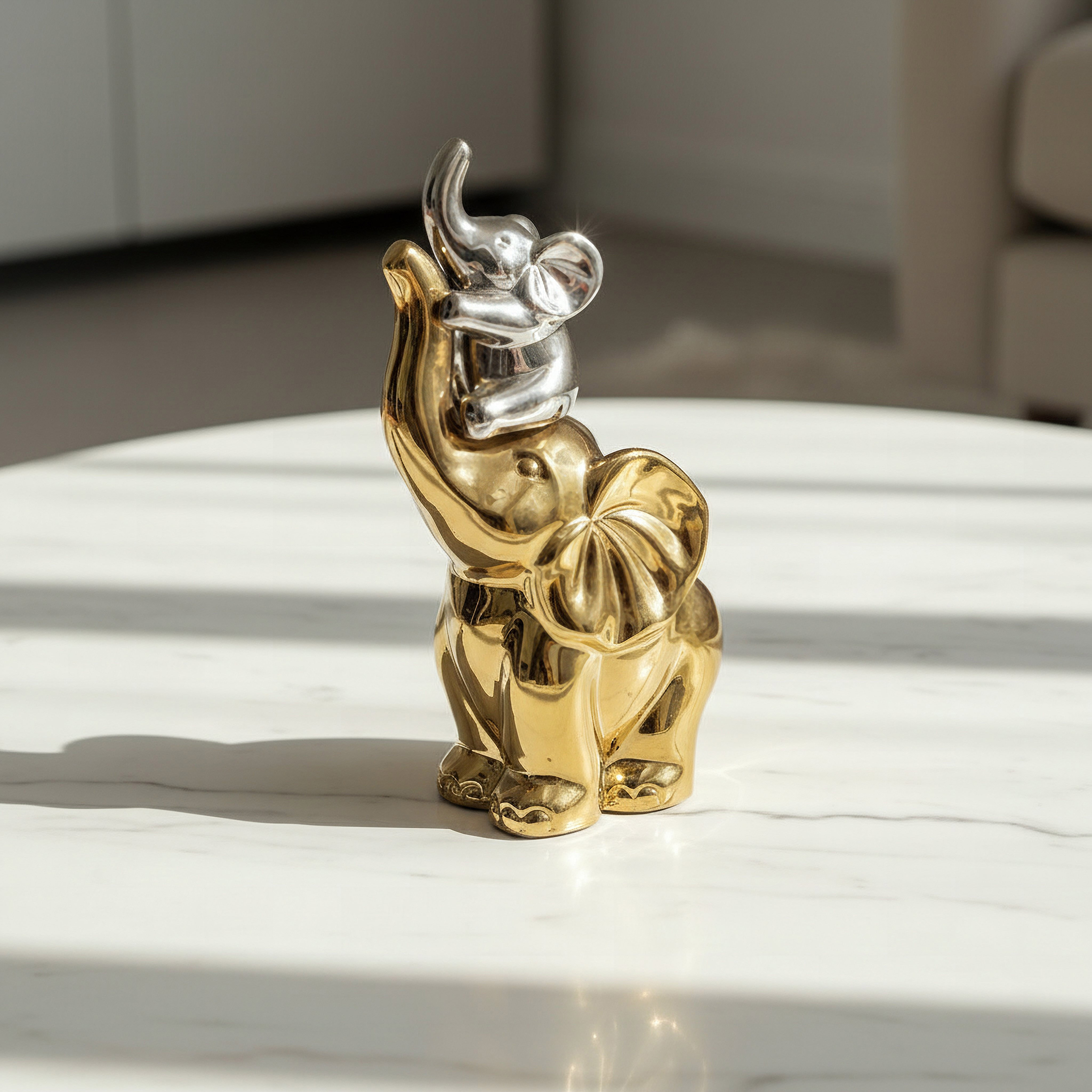 قطعة ديكور فيل وصغيره تيتاني فيانا من أوروم - 16.5x9x28 سم-hbxhomeware-homedecor-figurinesandornaments-image-1