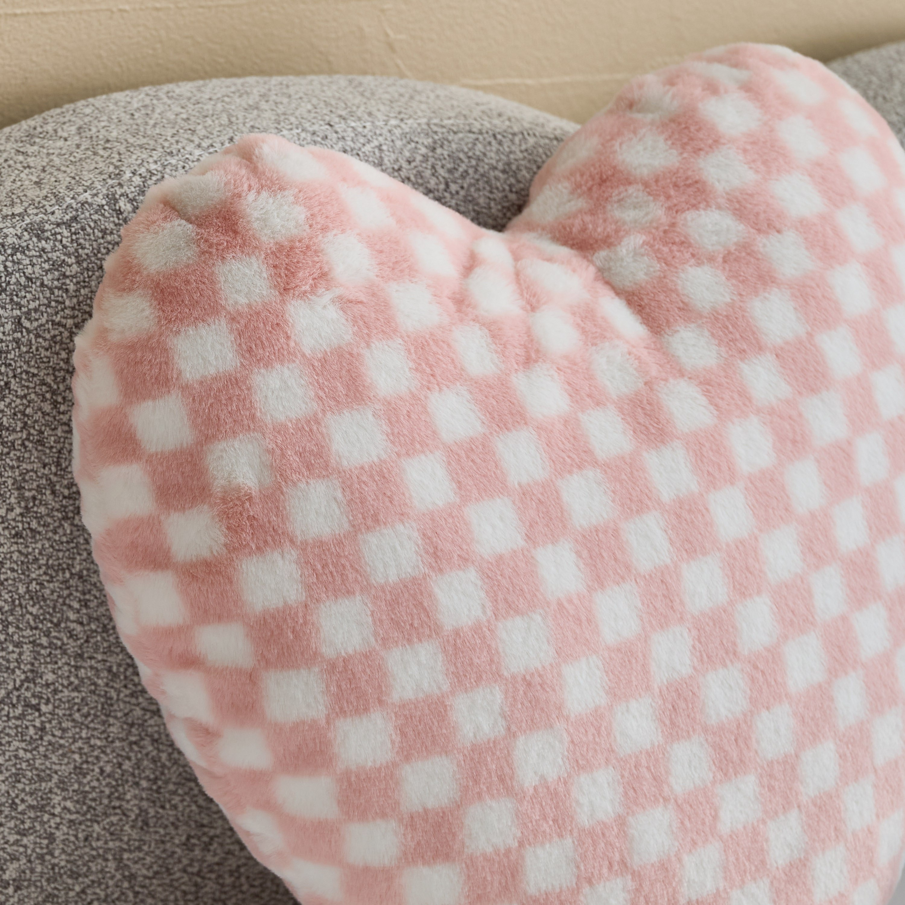 وسادة بتصميم قلب من سينتور - 42x42 سم-hbxhomeware-hbxkidsandyouth-image-6