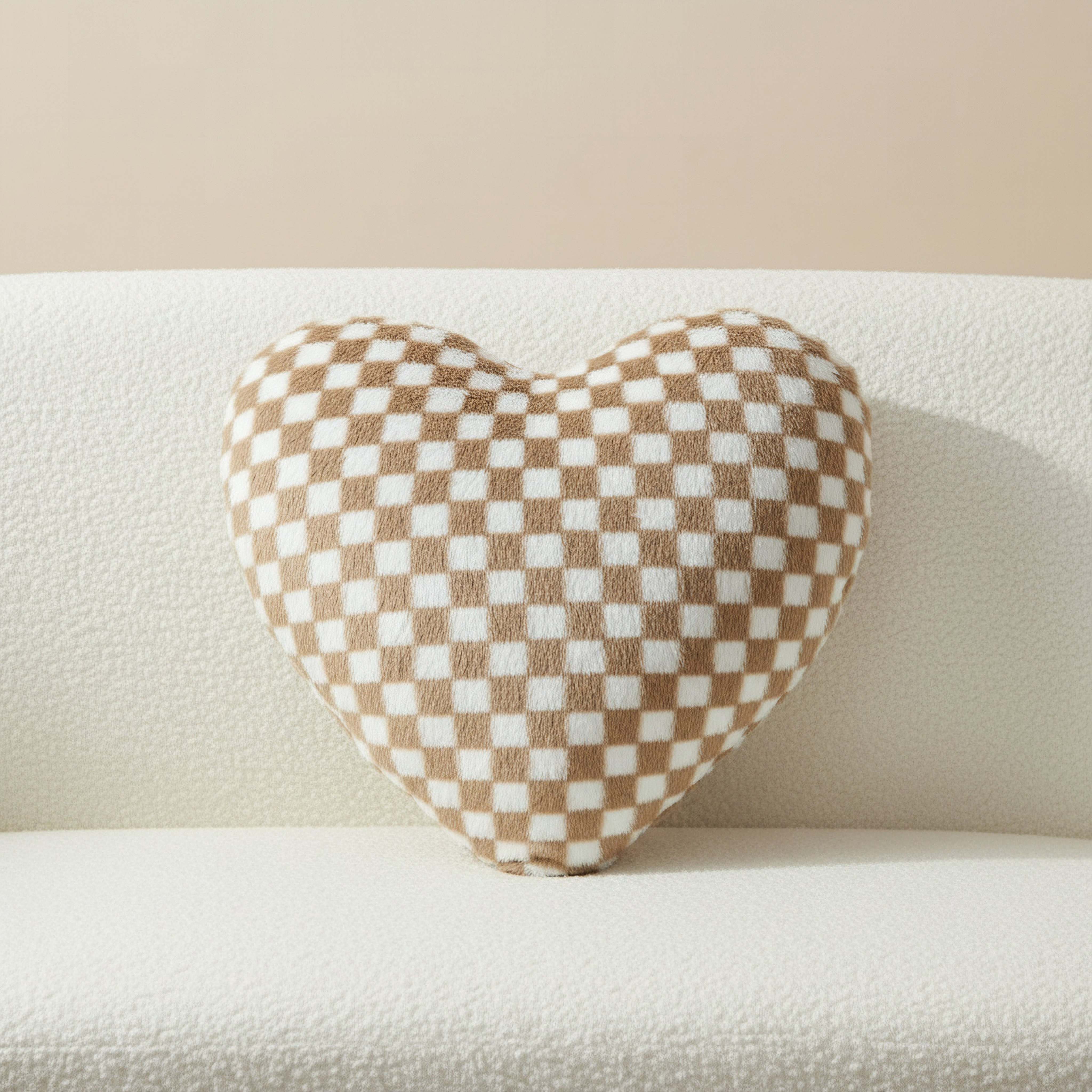 وسادة بتصميم قلب من سينتور - 42x42 سم-hbxhomeware-hbxkidsandyouth-image-1