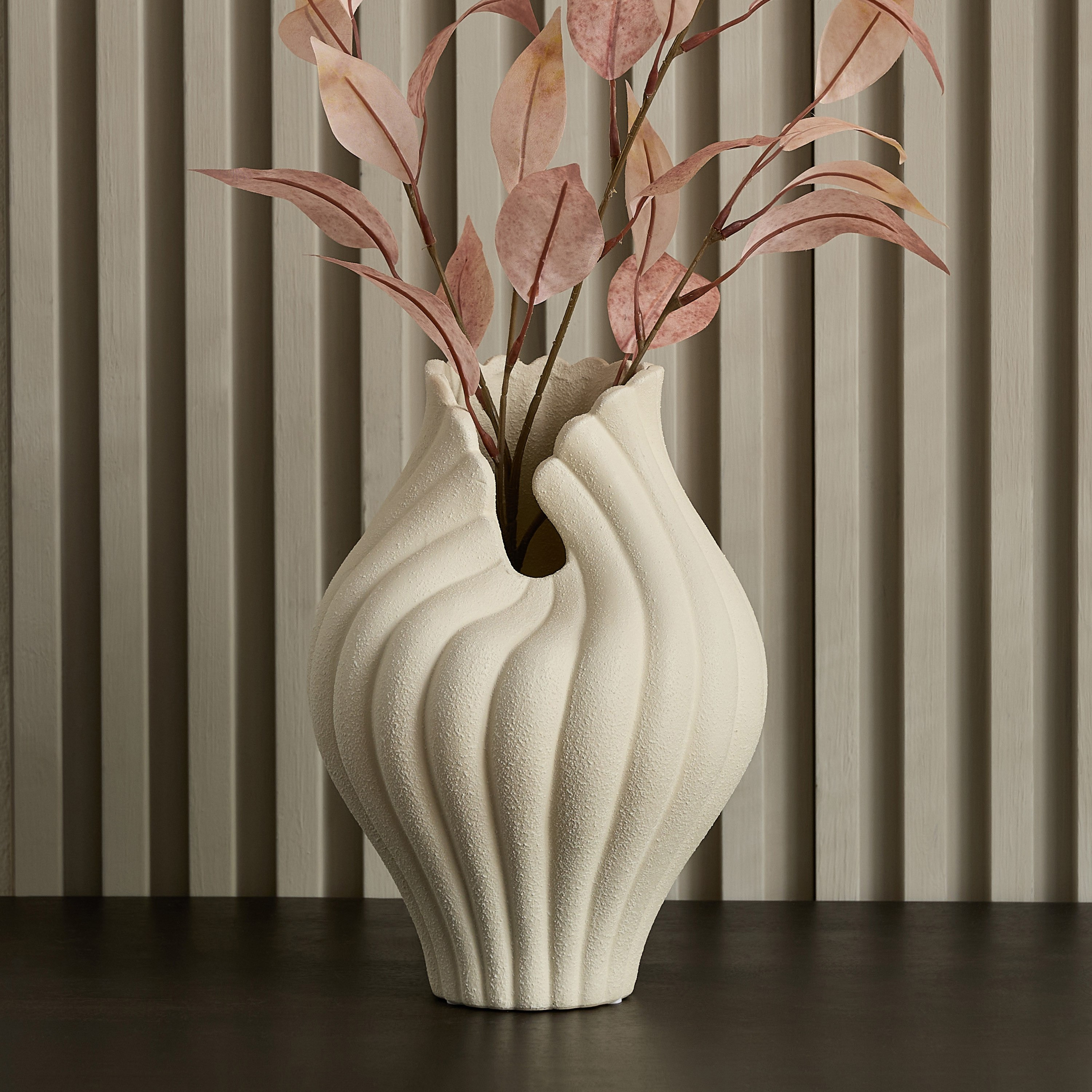 مزهرية ديكور ألورا من عنبر - 18.5x18.5x26 سم-hbxbedroom-decorandaccessories-vases-image-5