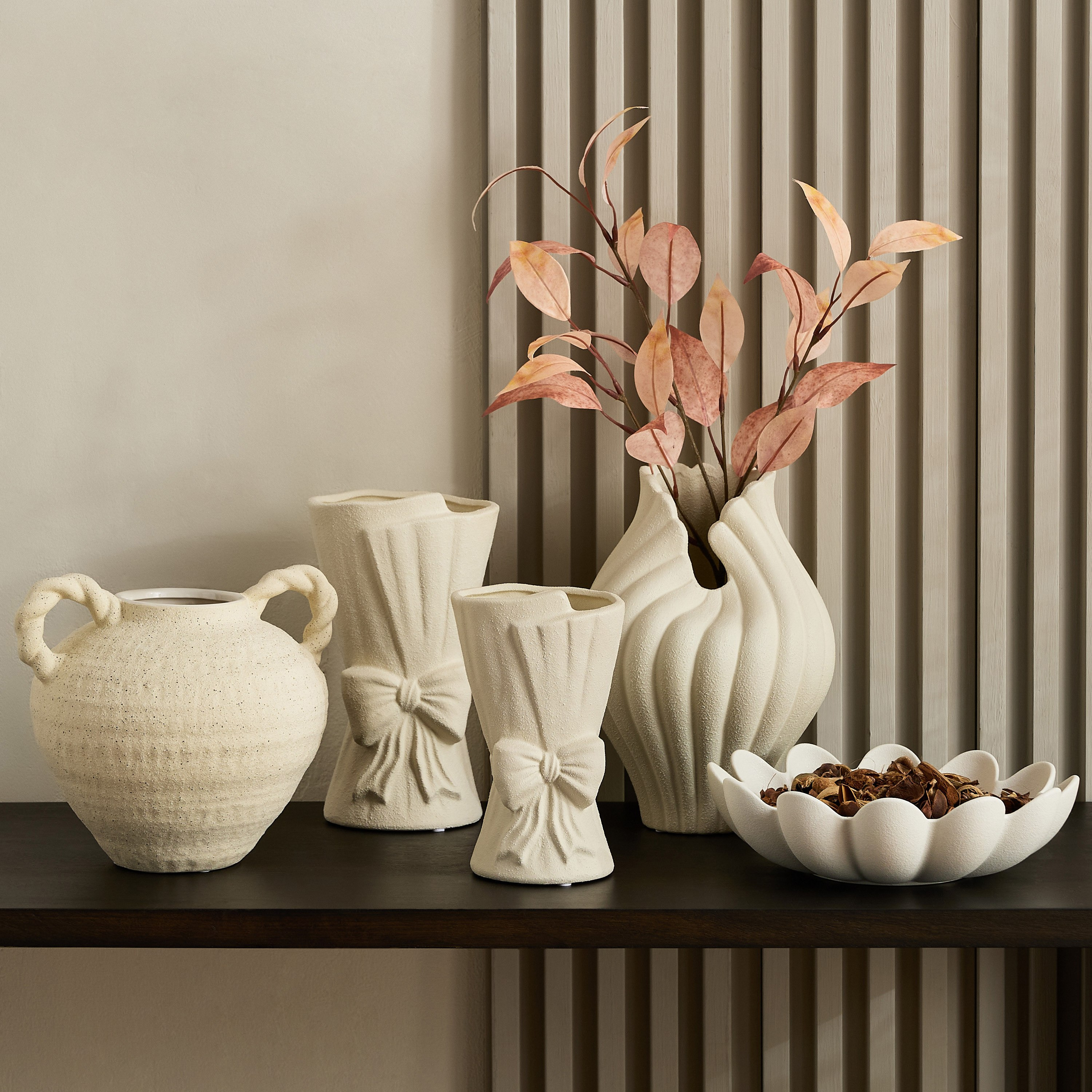 مزهرية ديكور ألورا من عنبر - 18.5x18.5x26 سم-hbxbedroom-decorandaccessories-vases-image-8