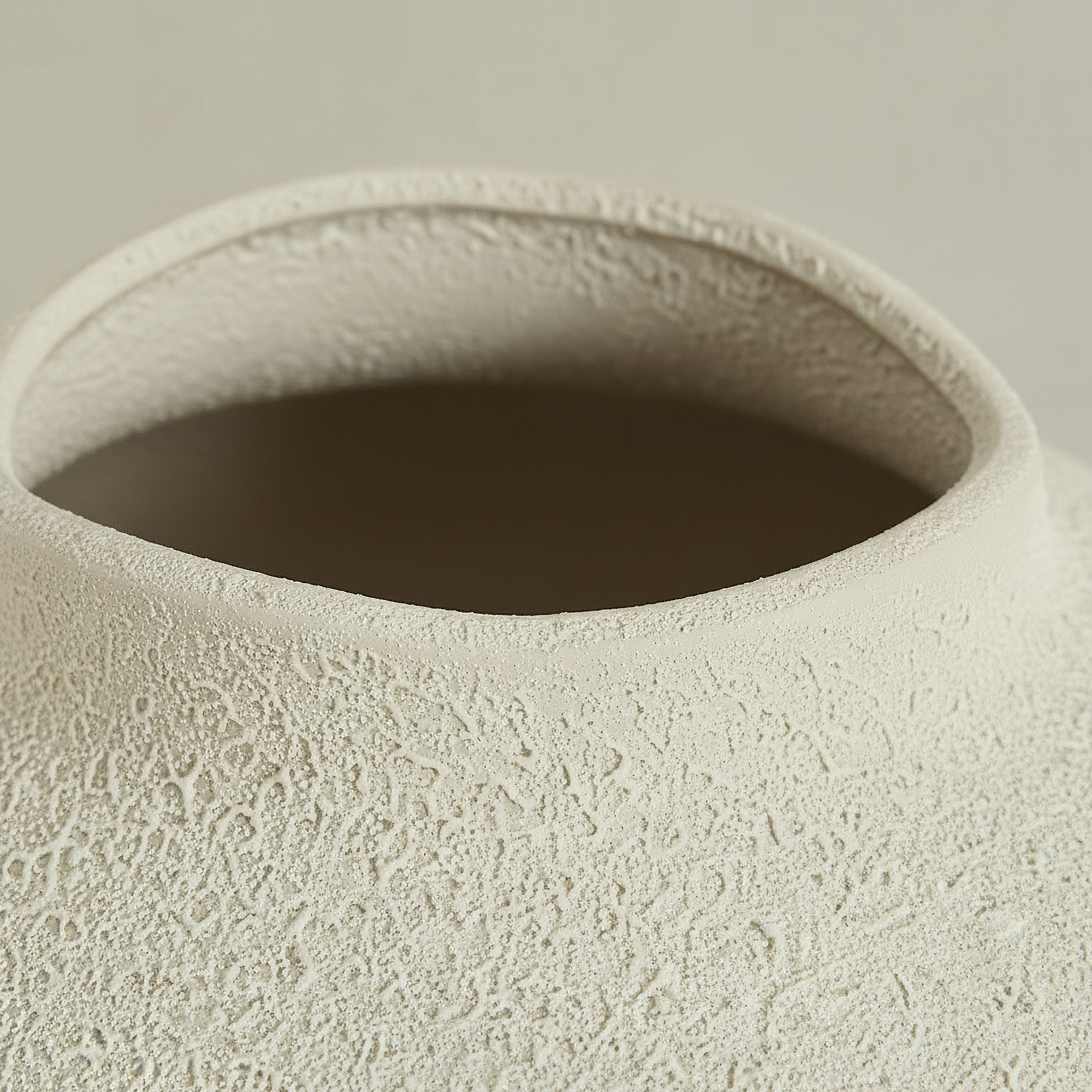 مزهرية ديكور من ألورا - 23.5x23.5x19.5 سم-hbxbedroom-decorandaccessories-vases-image-3