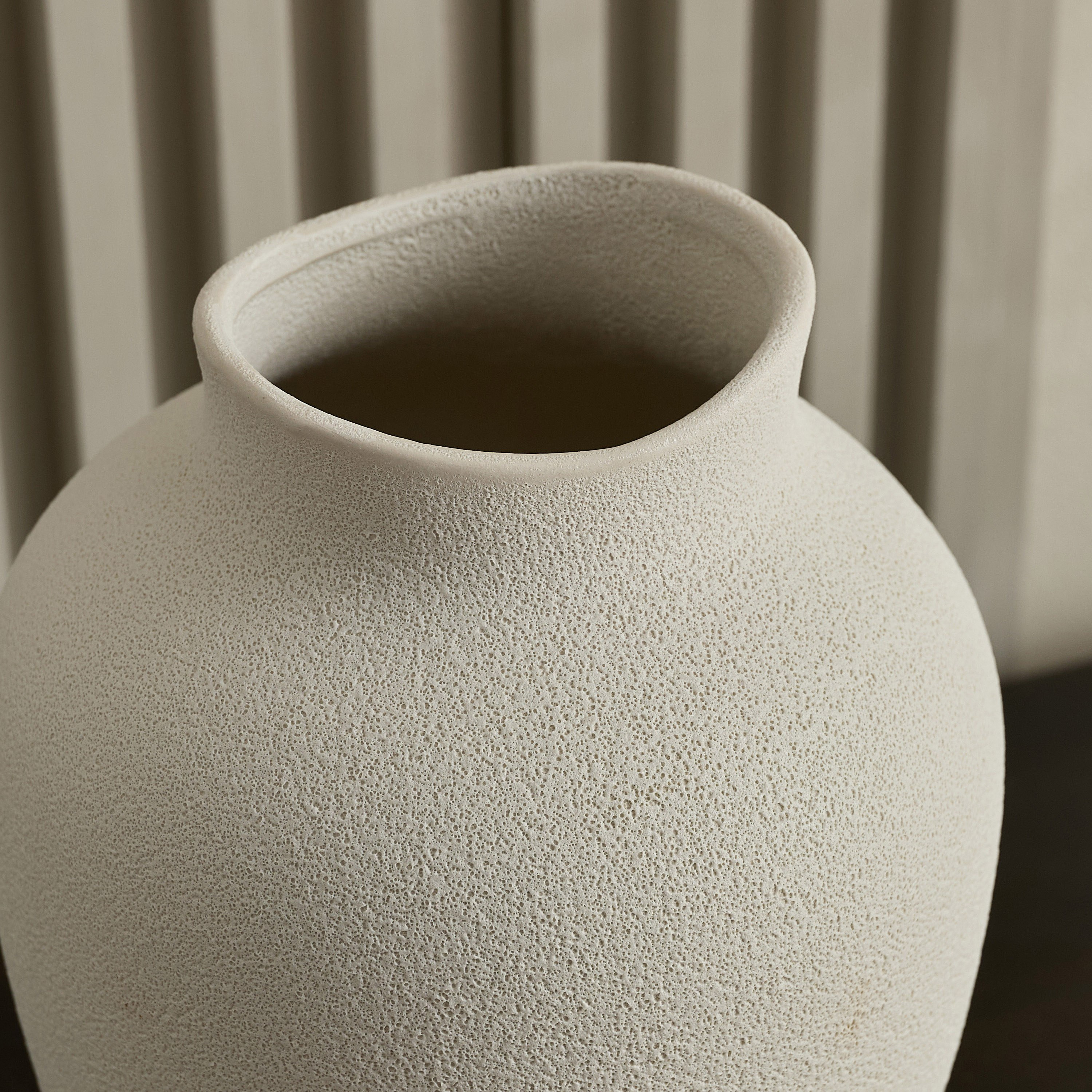 مزهرية ديكور من ألورا - 18.7×18.7×30.8 سم-hbxbedroom-decorandaccessories-vases-image-7