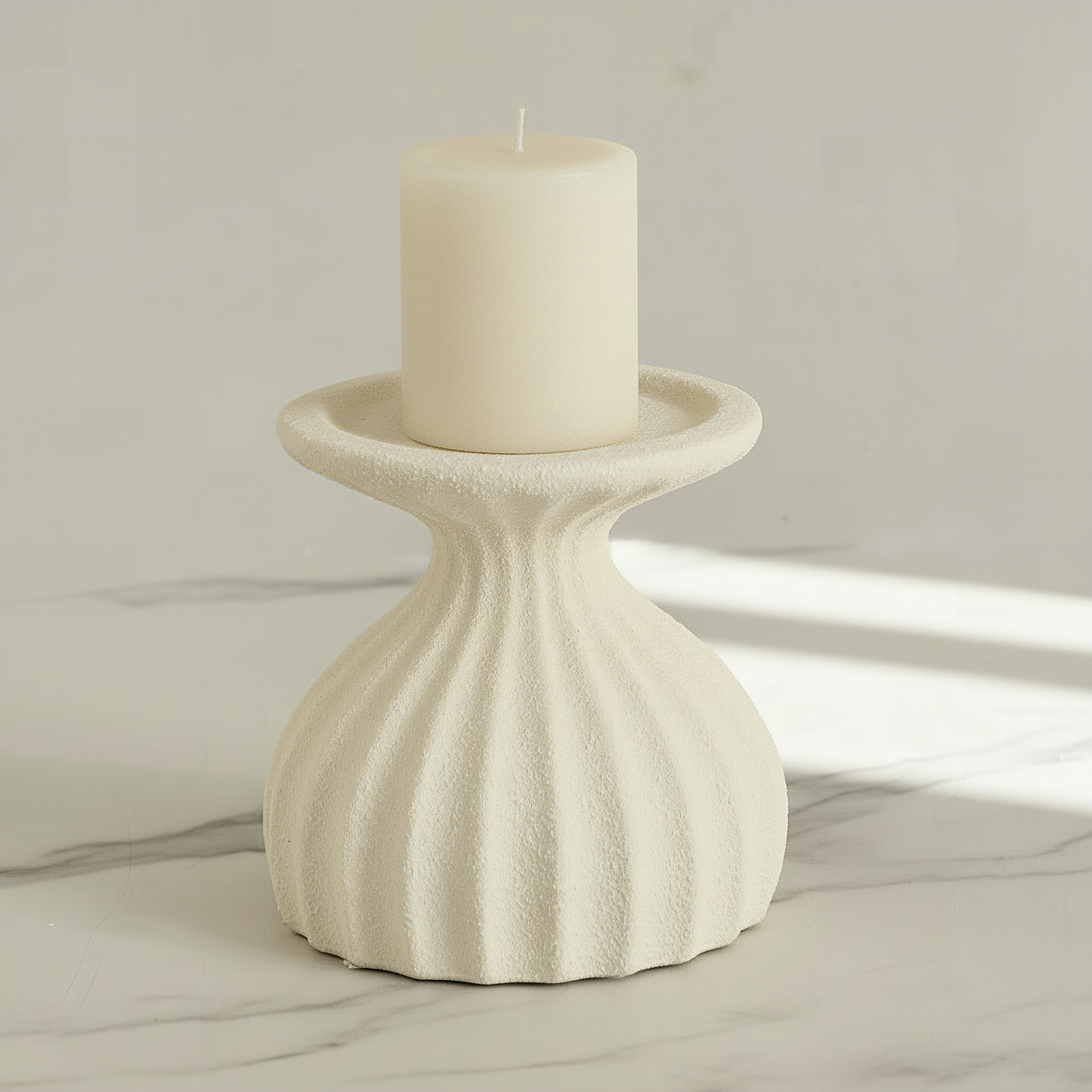 حامل شموع عمودي مزخرف من أمبر ألورا - 11×11×11 سم-hbxlivingroom-decorandaccessories-candleholders-image-1