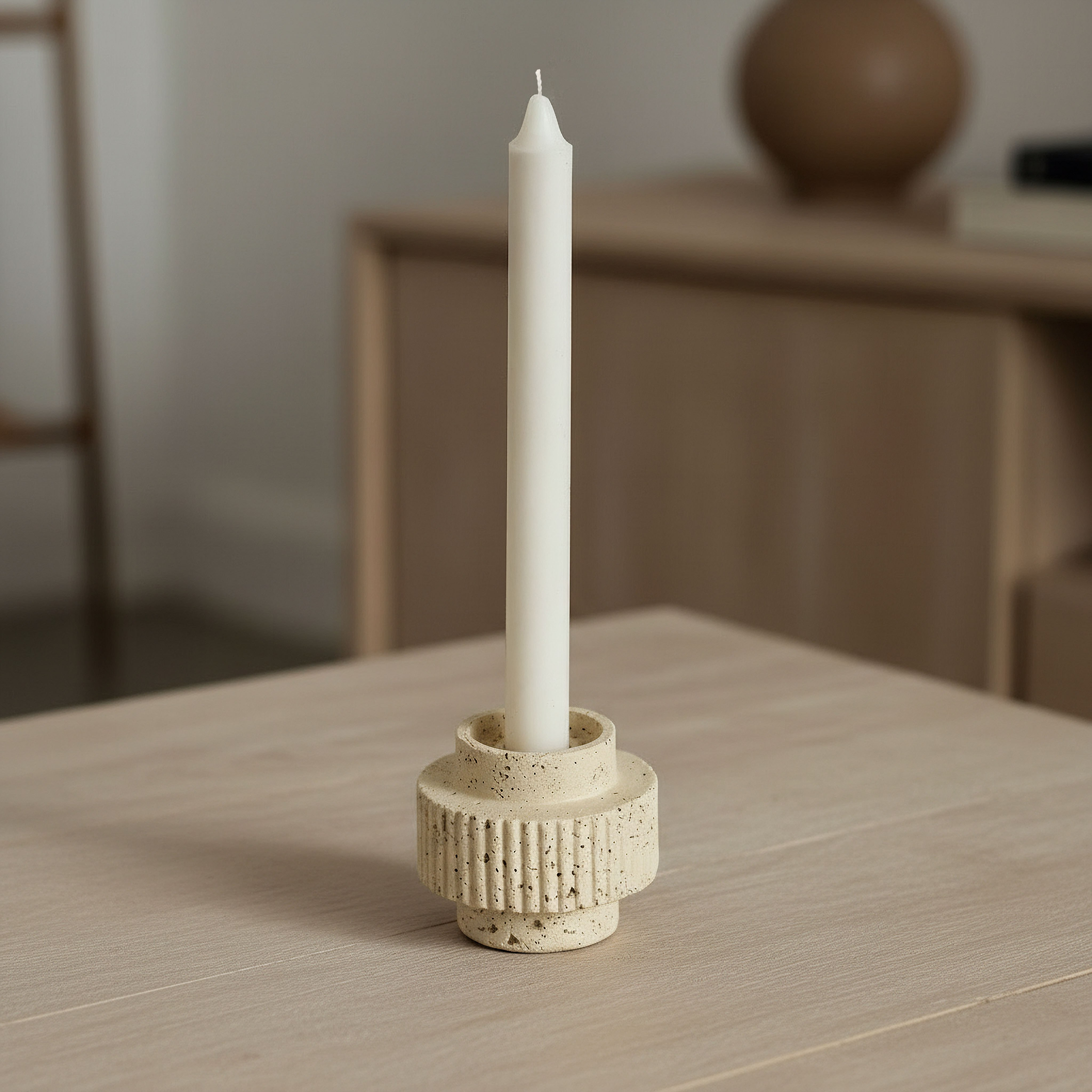 حامل شموع رفيعة راتنج من فريسكو فيلا - 8.2x8.2x6.7 سم-hbxlivingroom-decorandaccessories-candleholders-image-1