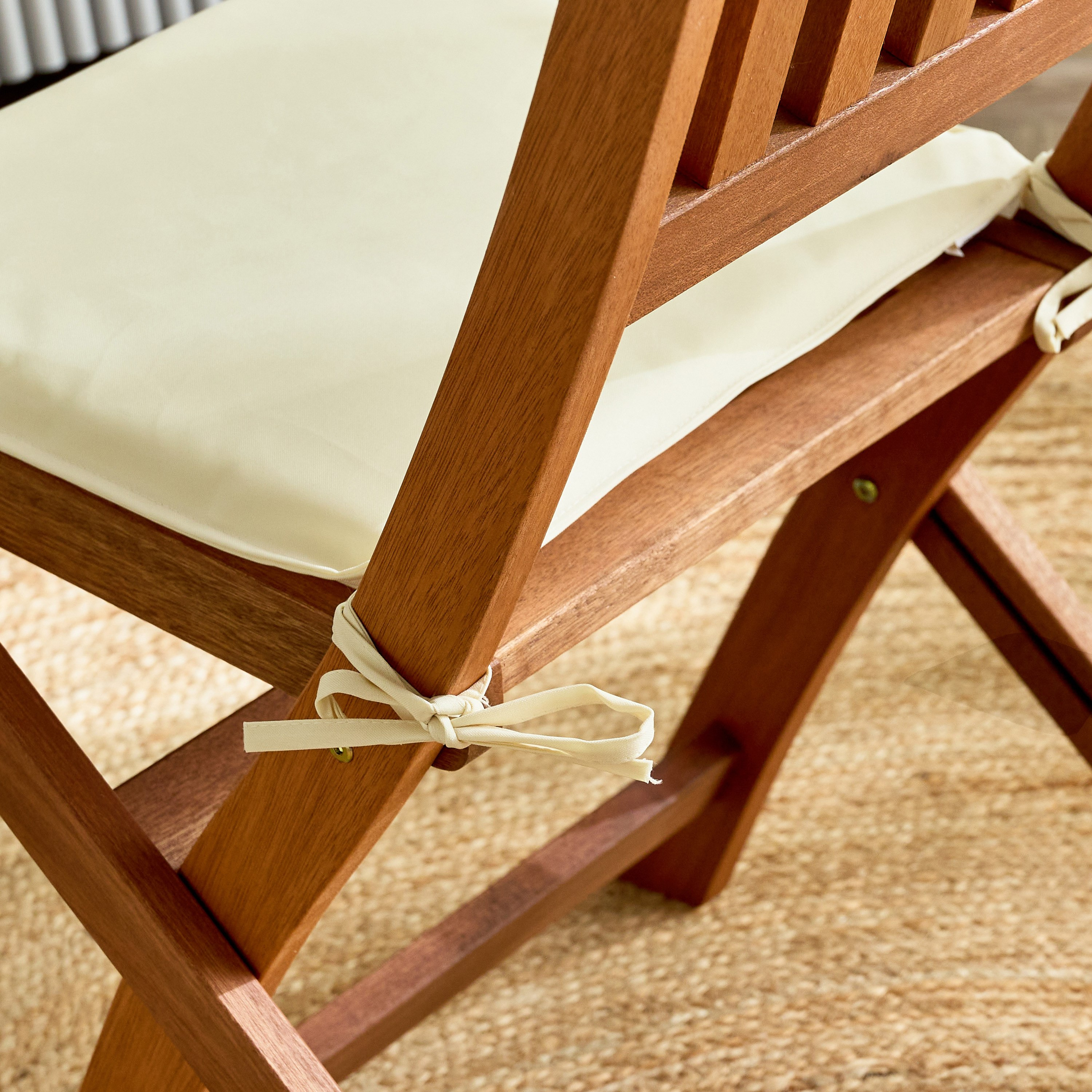 Movo Vera Bahama 4-Seater Solid Wood Foldable Outdoor Set with Cushion-hbxfurniture-outdoor-diningsets-image-7
