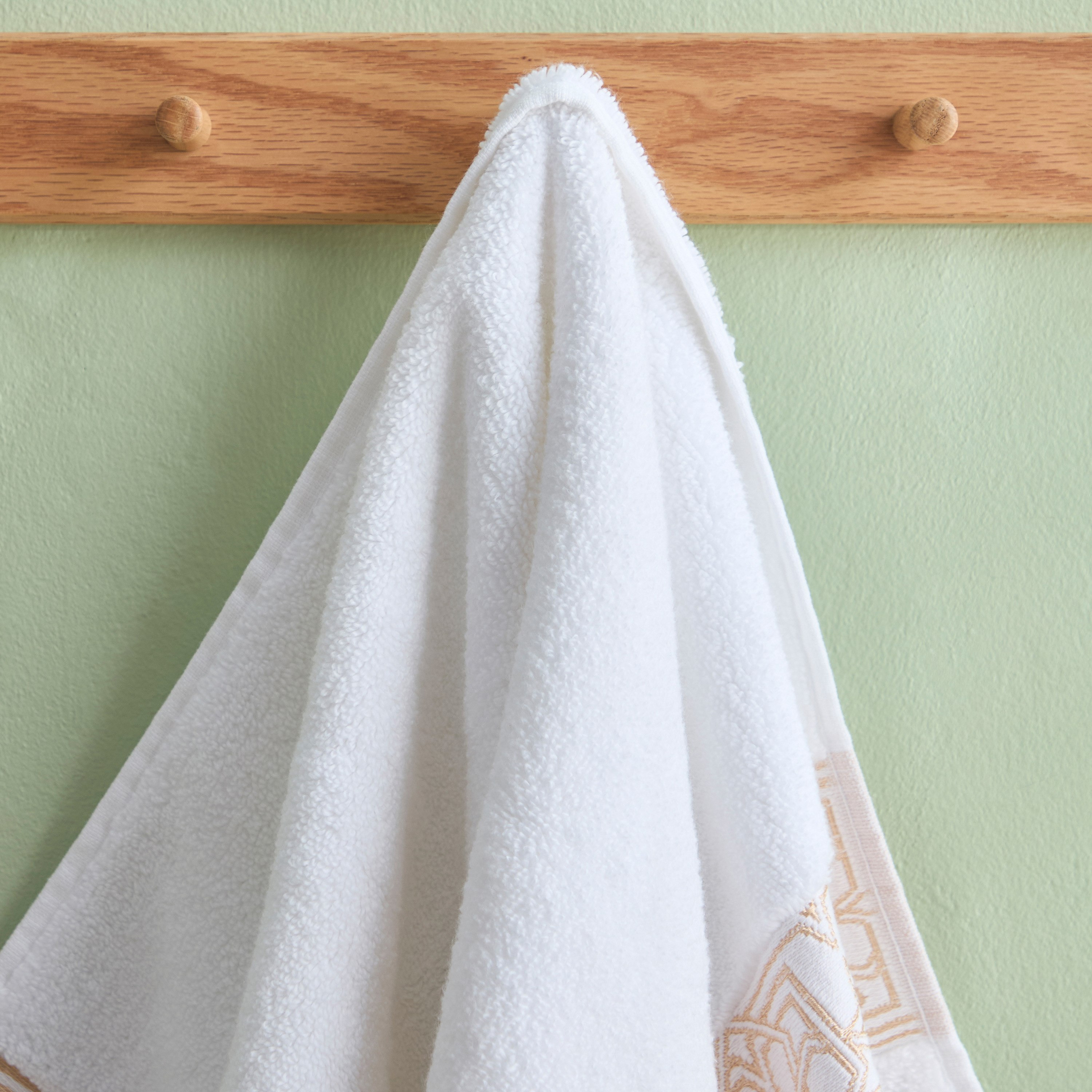 White Haven Layali Noor Lurex Patterned Cotton Hand Towel - 40x70 cm-hbxbathroom-bathroomtextiles-image-2