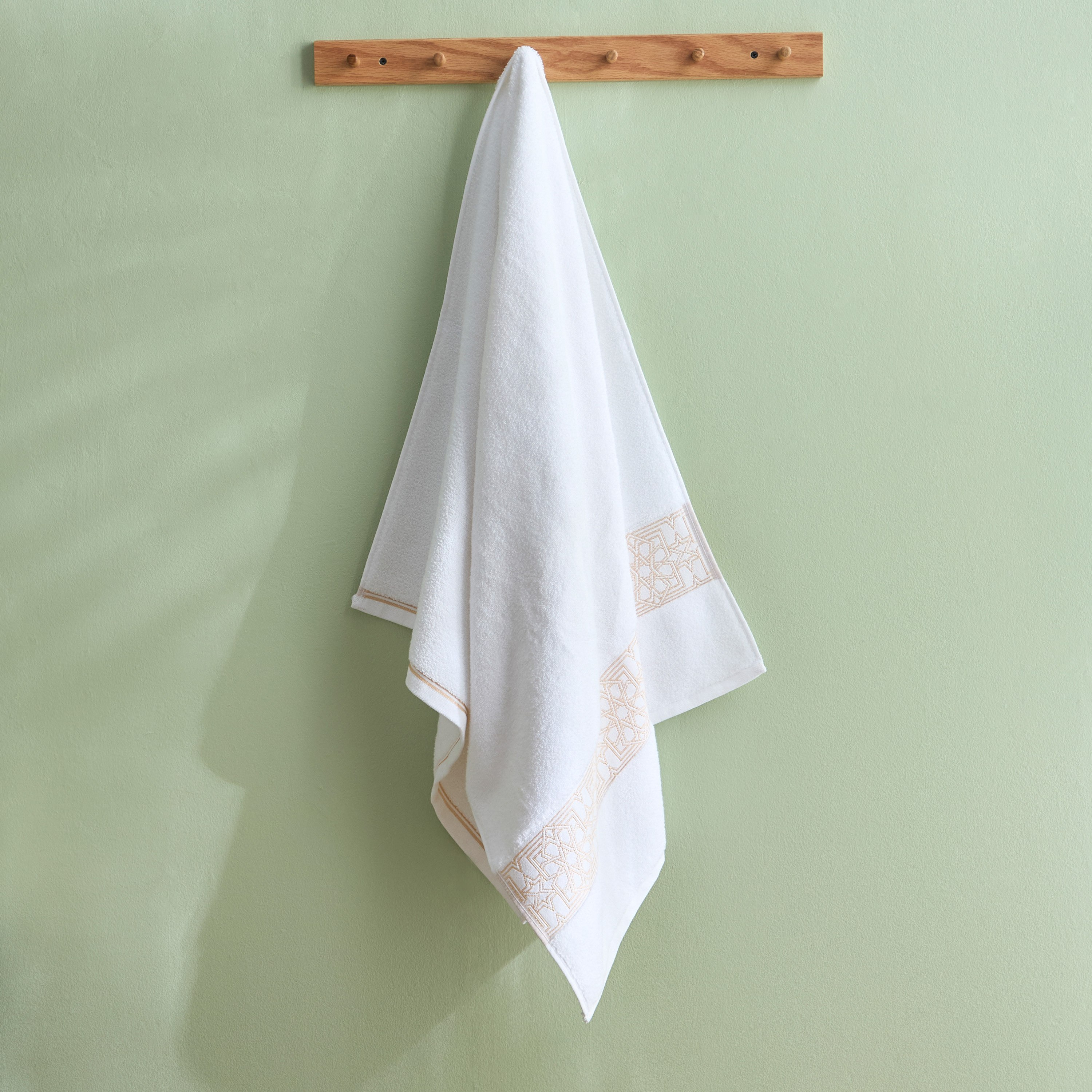 White Haven Layali Noor Lurex Patterned Cotton Bath Sheet - 80x150 cm-hbxbathroom-bathroomtextiles-image-1