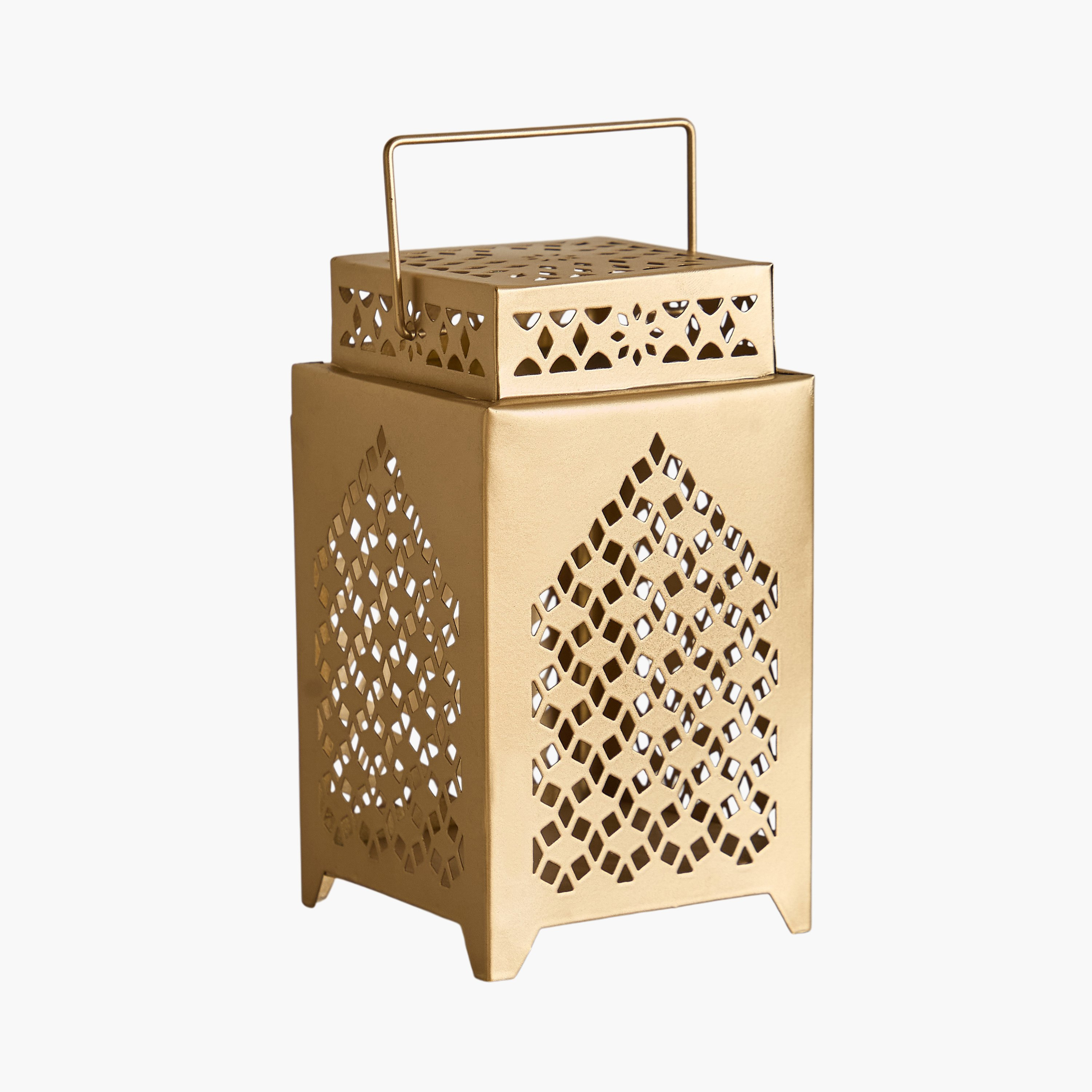 فانوس معدني صغير بتصميم مفرغ من إسابا - 10x11x18 سم-hbxdecorandfurnishings-homeaccessories-lanterns-image-10