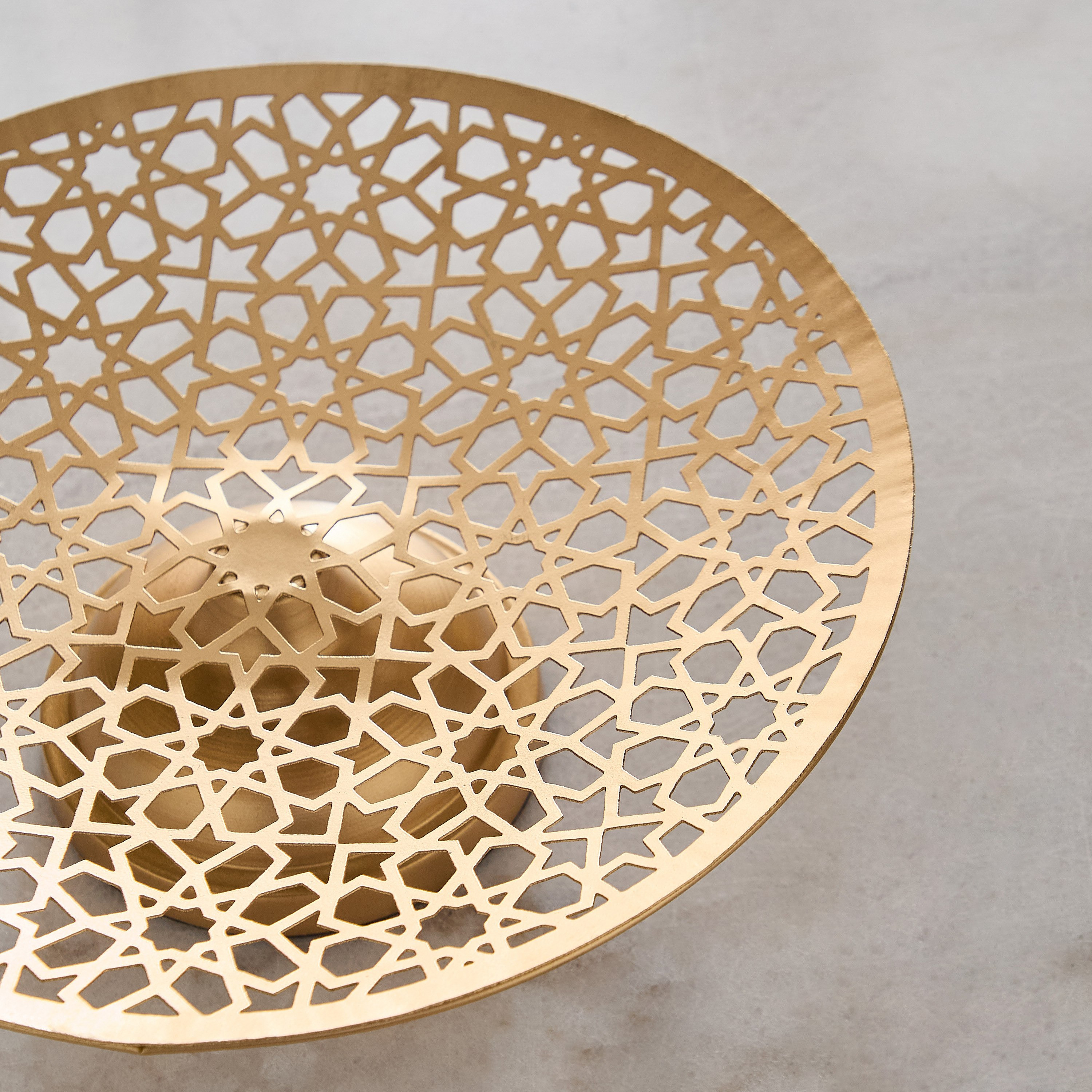 صينية ديكور بتصميم مفرغ زينة من أرابيسك - 28x28x6 سم-hbxhomeware-hbxdecorandfurnishings-image-7