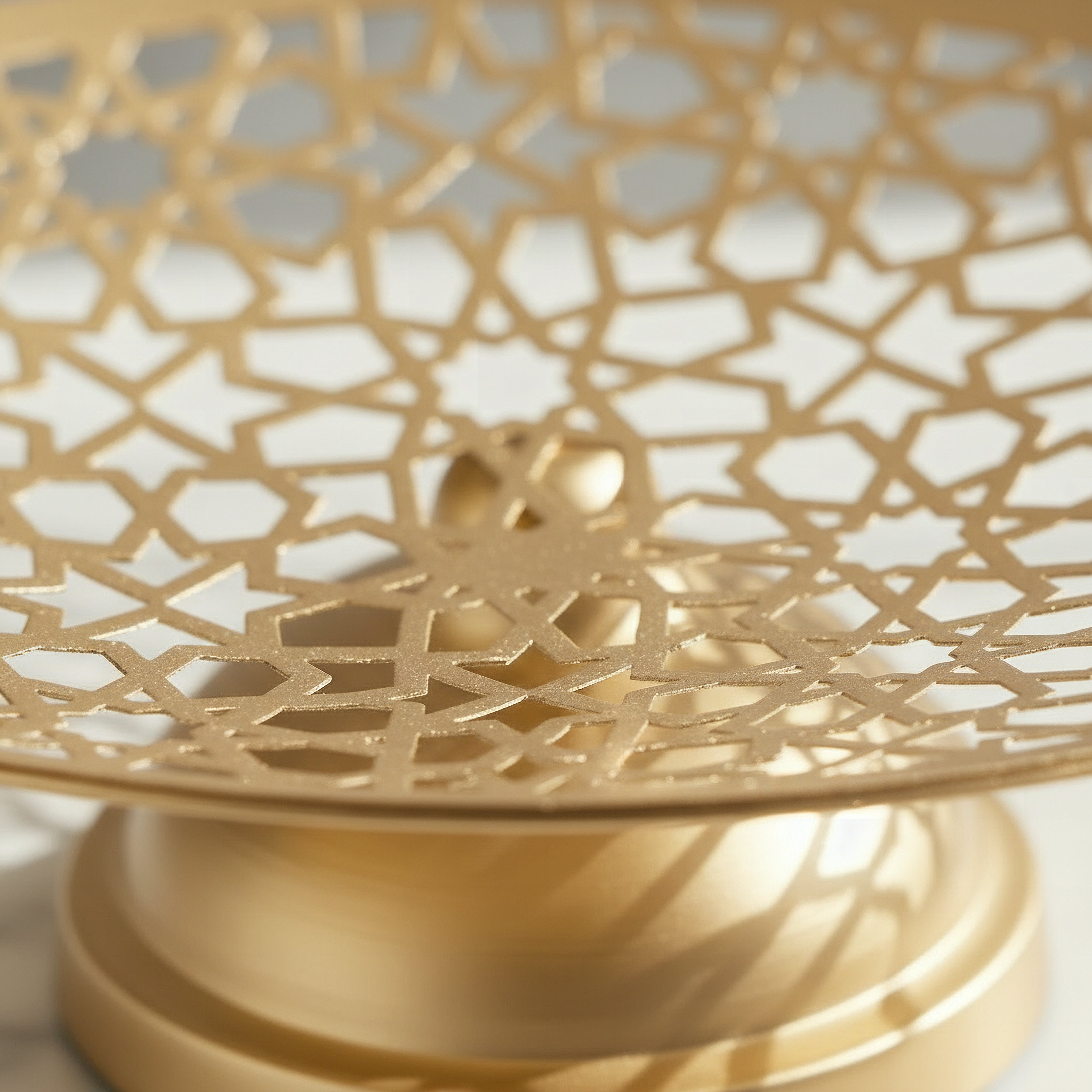 صينية ديكور بتصميم مفرغ زينة من أرابيسك - 28x28x6 سم-hbxhomeware-hbxdecorandfurnishings-image-2