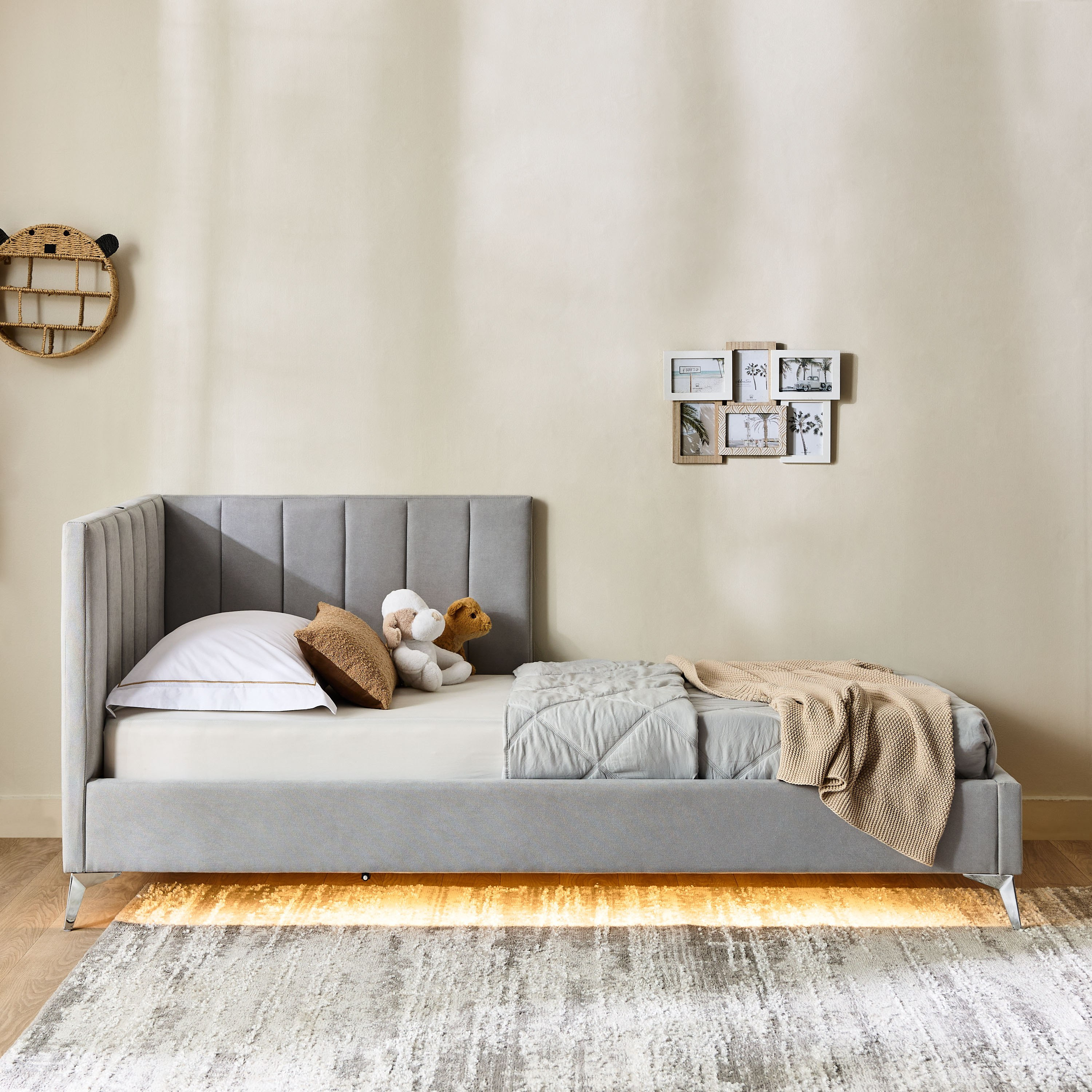 Movo Veneto Castel Smart Upholstered Single Day Bed - 90x200 cm-hbxfurniture-bedsandbedsets-daybeds-image-2