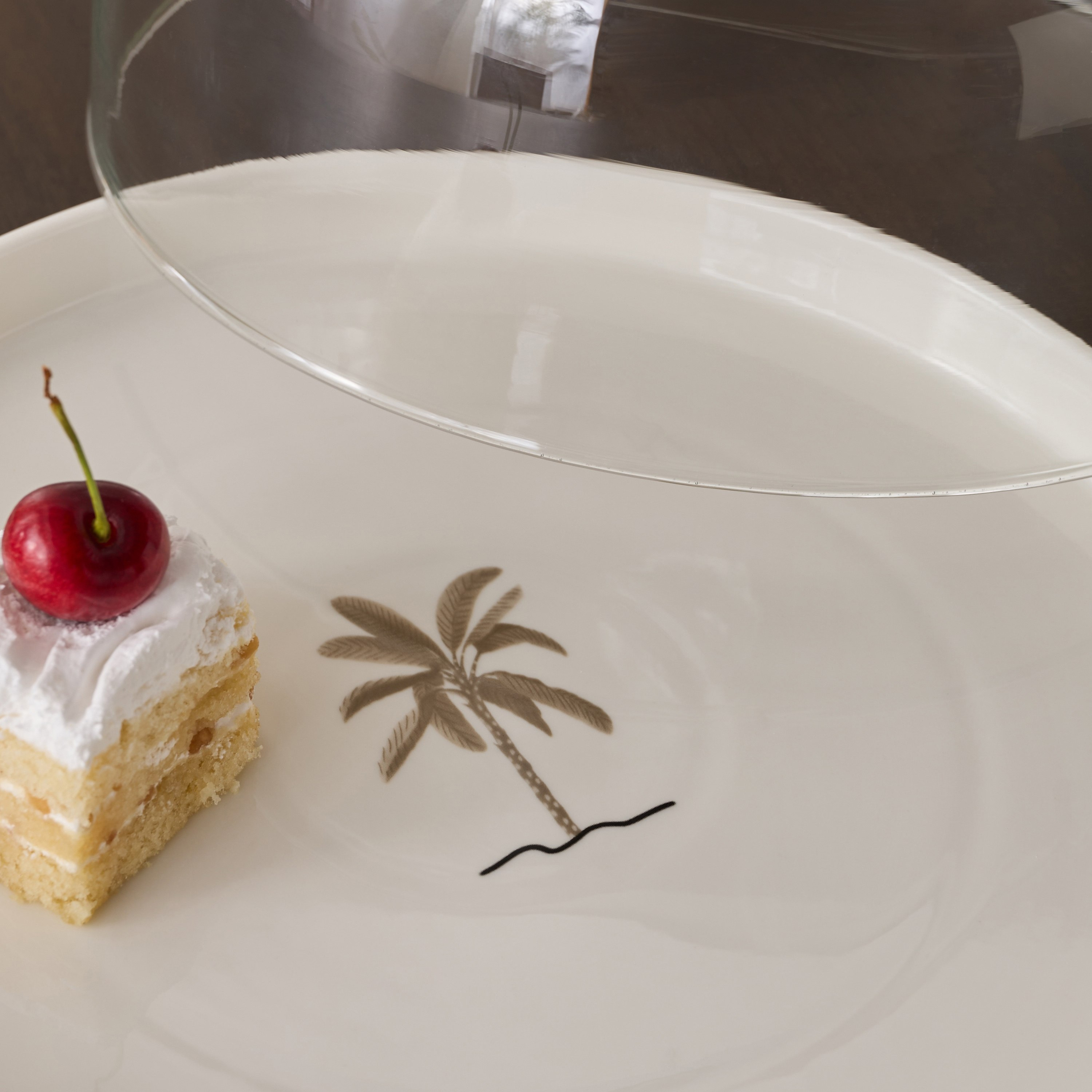 صحن كيك بغطاء قبة من صحارا - 32 سم-hbxdecorandfurnishings-tabletop-serveware-image-3