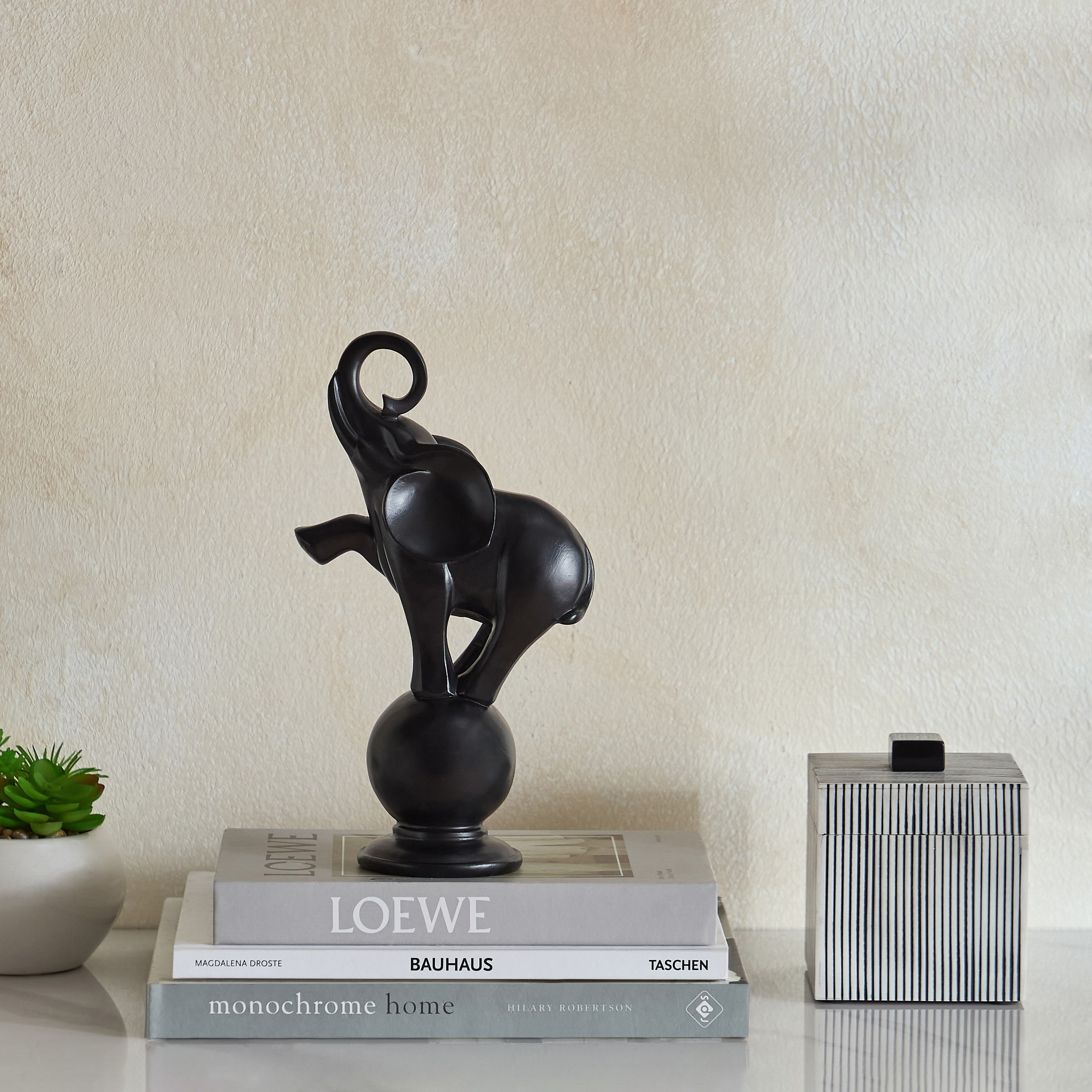 قطعة ديكور بولي ريزين فيل على كرة من رين قصيدة - 15x8.8x26.2-hbxhomeware-homedecor-figurinesandornaments-image-7