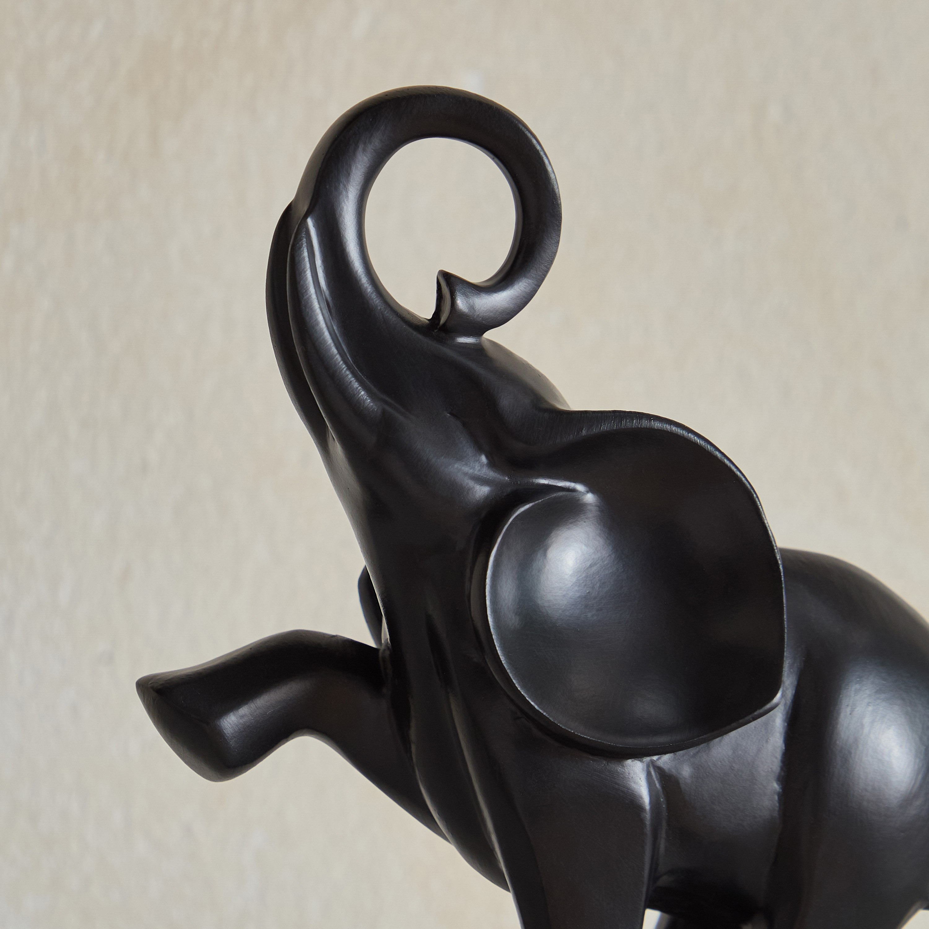 قطعة ديكور بولي ريزين فيل على كرة من رين قصيدة - 15x8.8x26.2-hbxhomeware-homedecor-figurinesandornaments-image-8