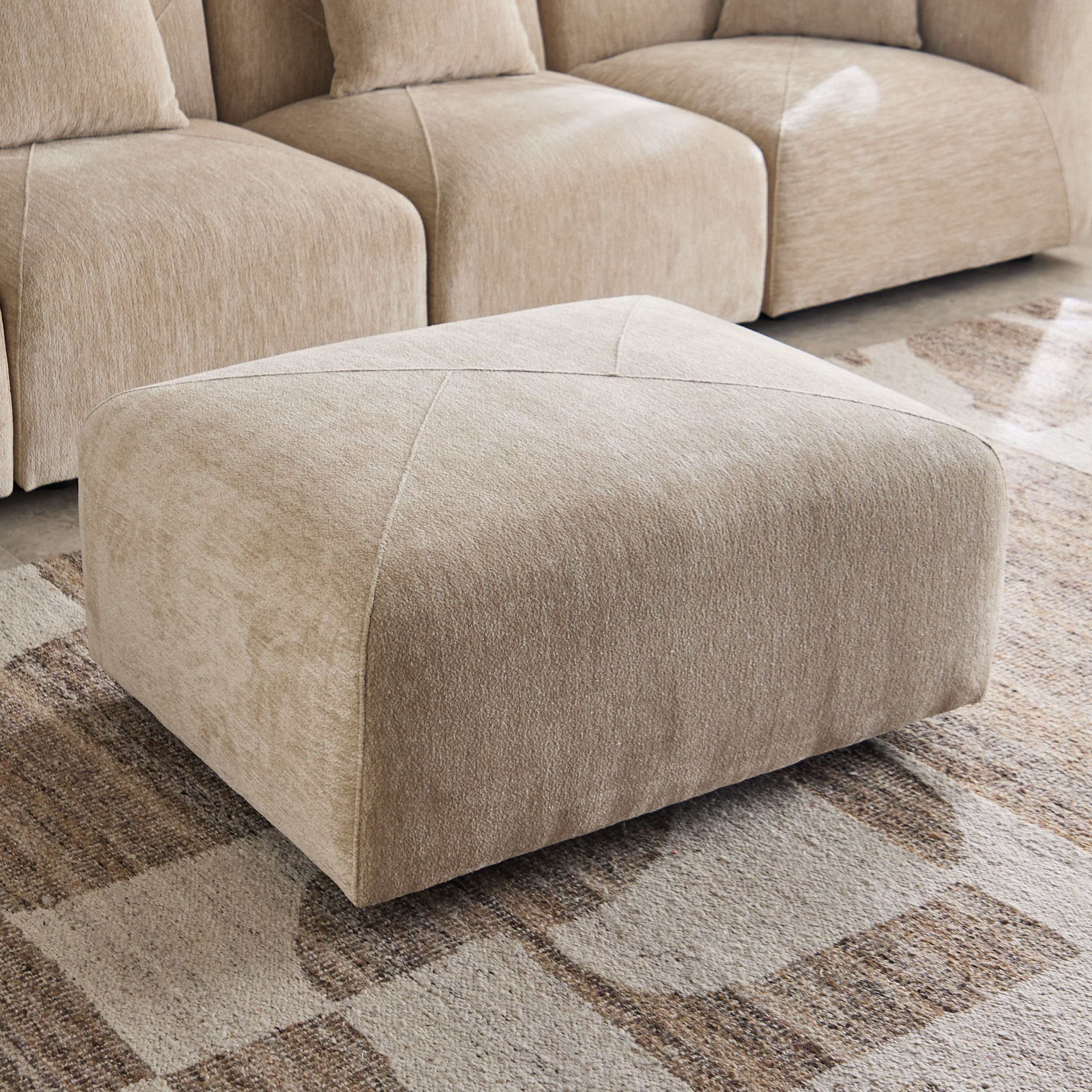 مقعد عثماني قماشي من كيوتو-hbxlivingroom-sofasandarmchairs-modularsofas-image-1
