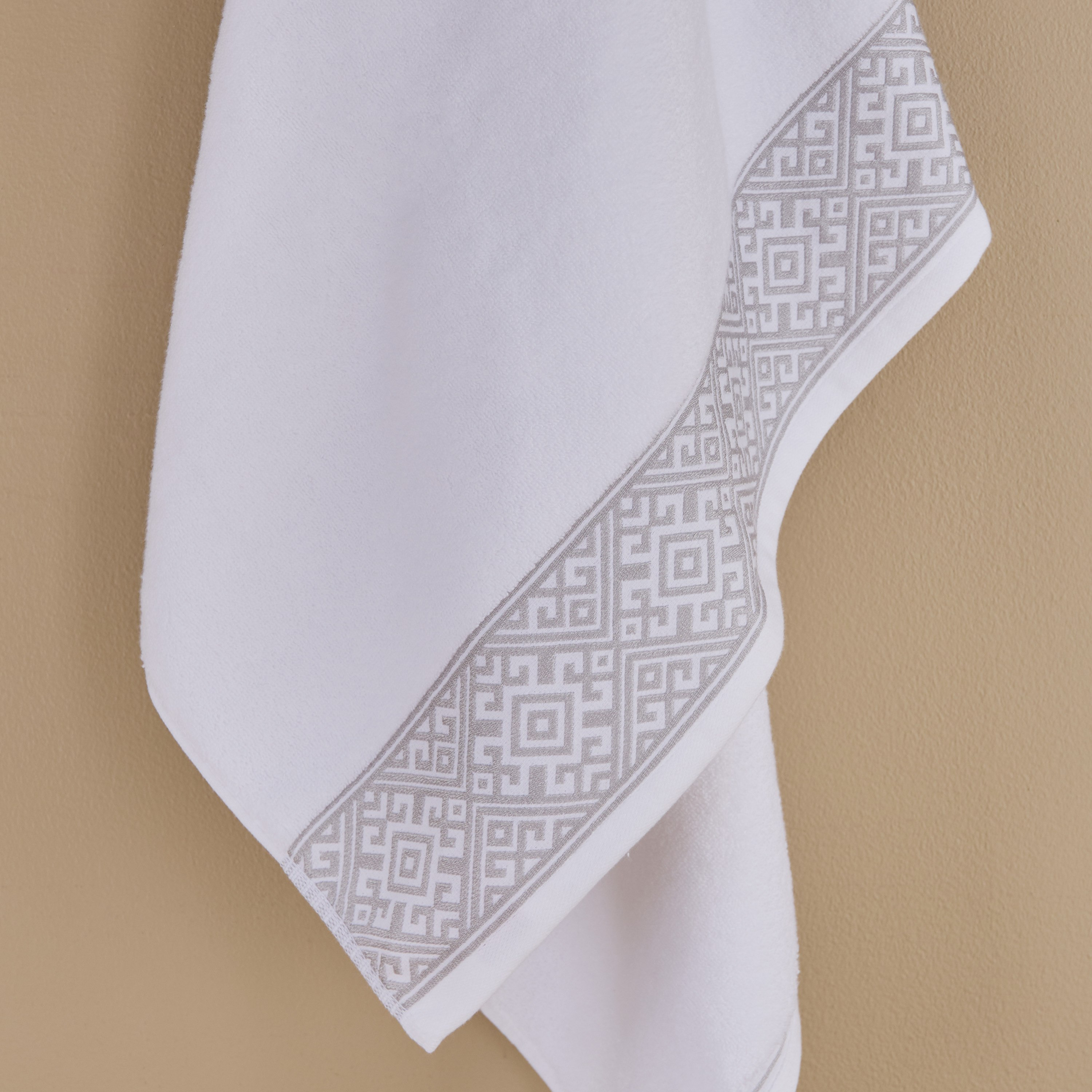 White Haven Geo Lux Cotton Zero Twist Bath Sheet - 90x150 cm-hbxbathroom-bathroomtextiles-image-3