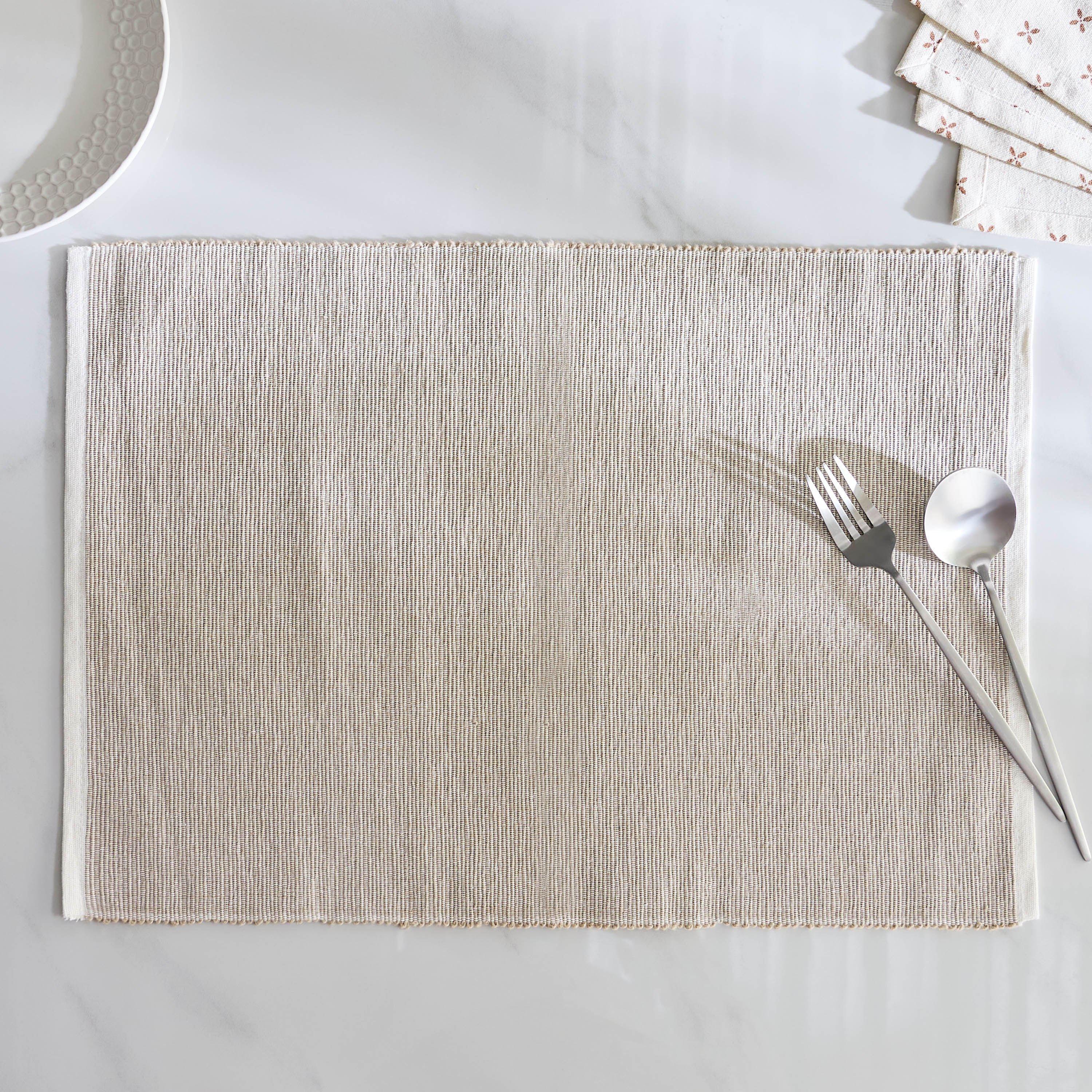 لبادة صحون مضلعة هنا من هارلي - 33x45 سم-hbxdecorandfurnishings-homefurnishings-tablelinens-image-1