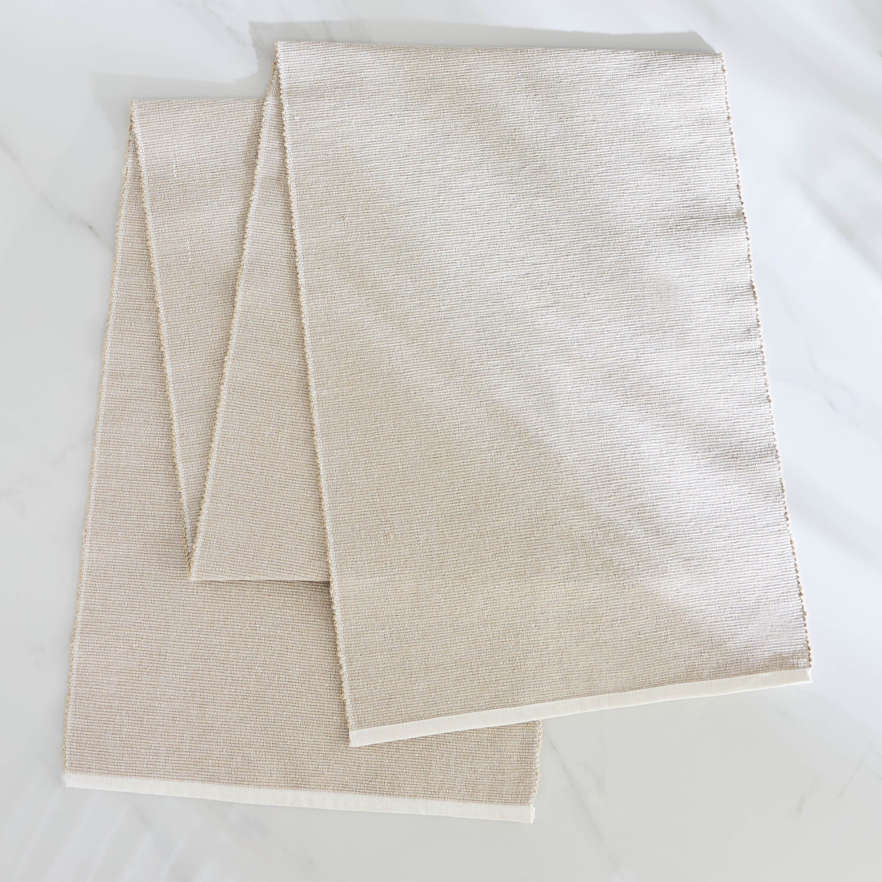 مفرش طاولة مضلع - هنا من هارلي - 33x180 سم-hbxdecorandfurnishings-homefurnishings-tablelinens-image-3