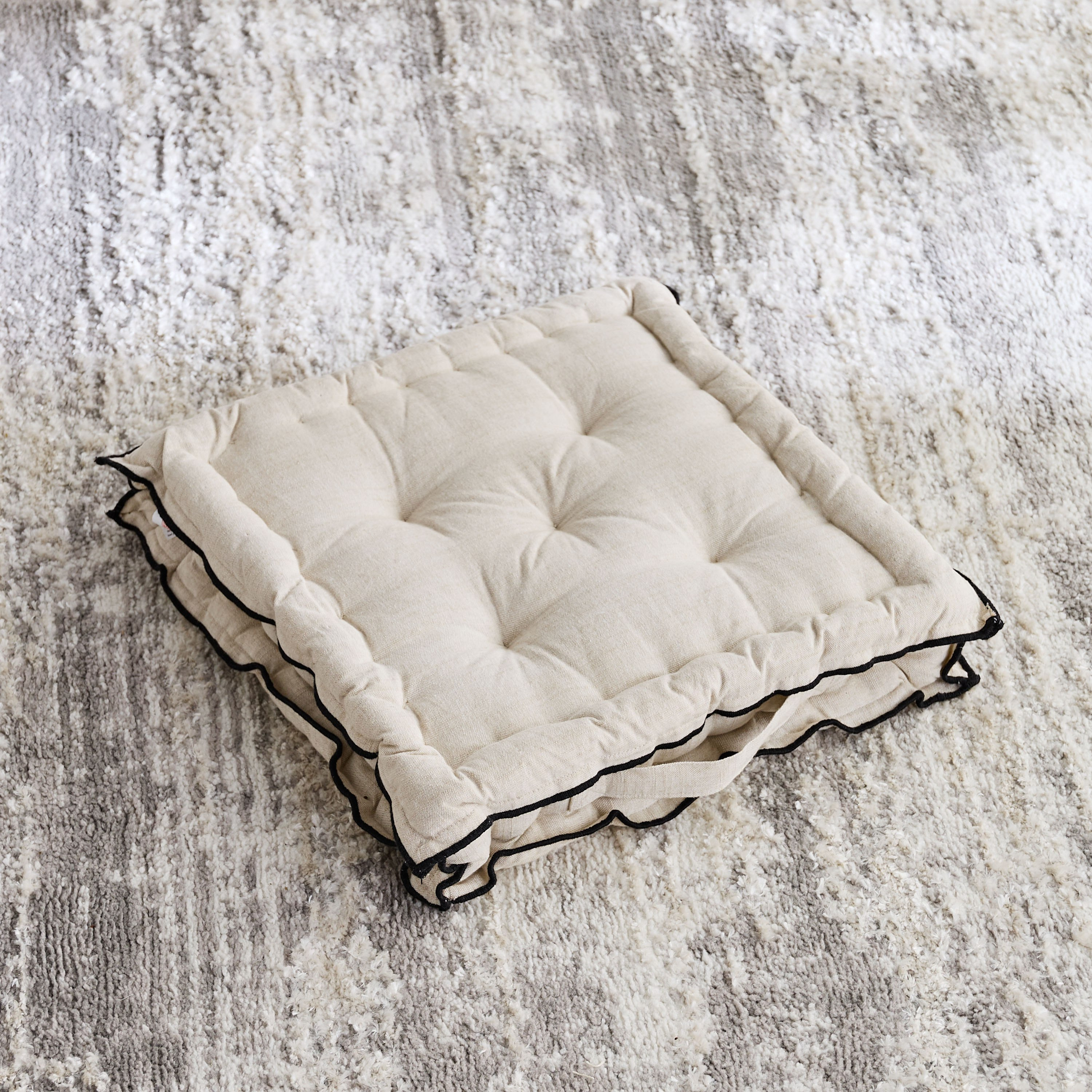 وسادة أرضية هانا من هارلي - 40x40x9 سم-hbxhomeware-hbxlivingroom-image-2