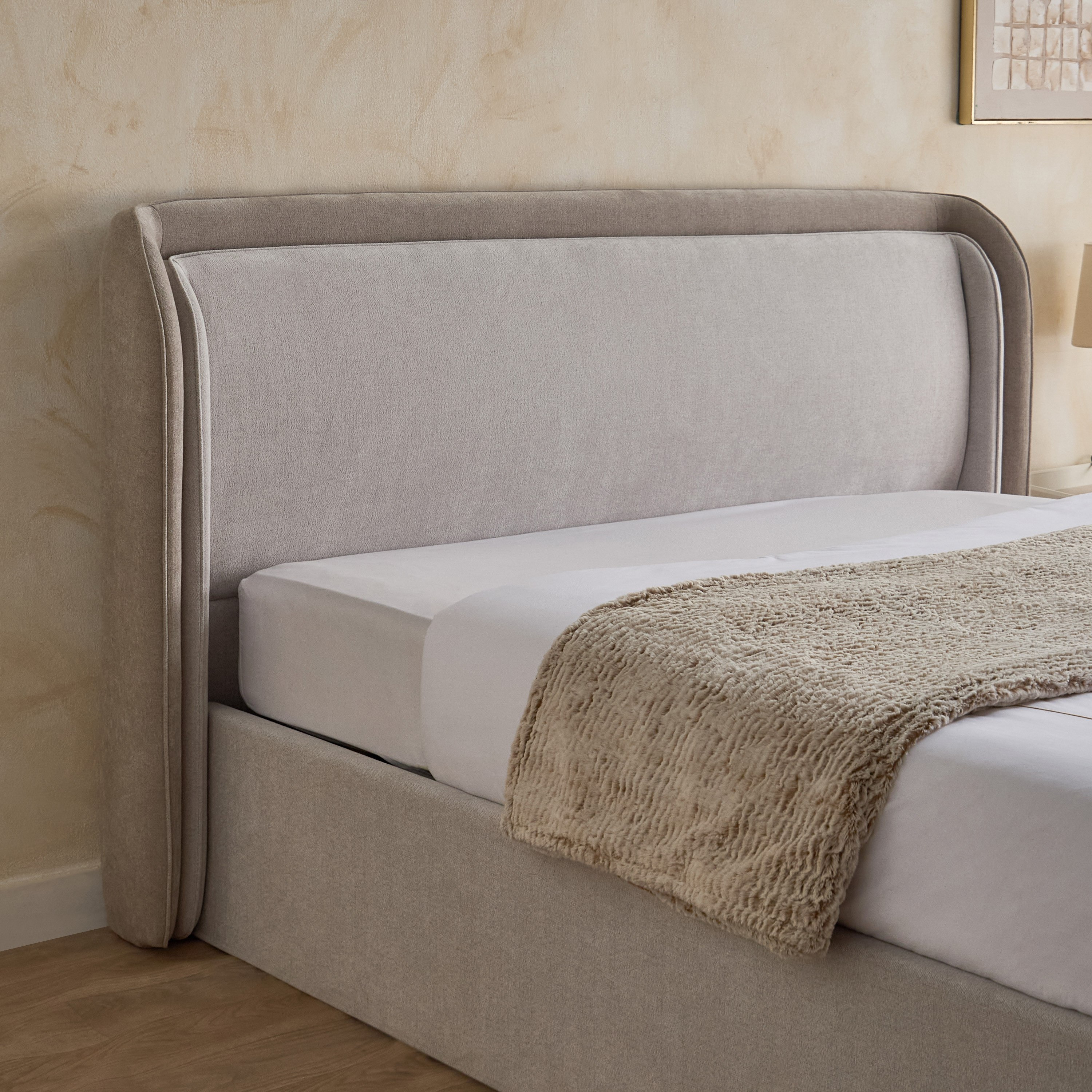 Umbria Upholstered Hydraulic Storage Sintered Stone 5-Piece King Bedroom Set - 180x200 cm-hbxbedroom-bedsandbedsets-bedroomsets-king-image-4