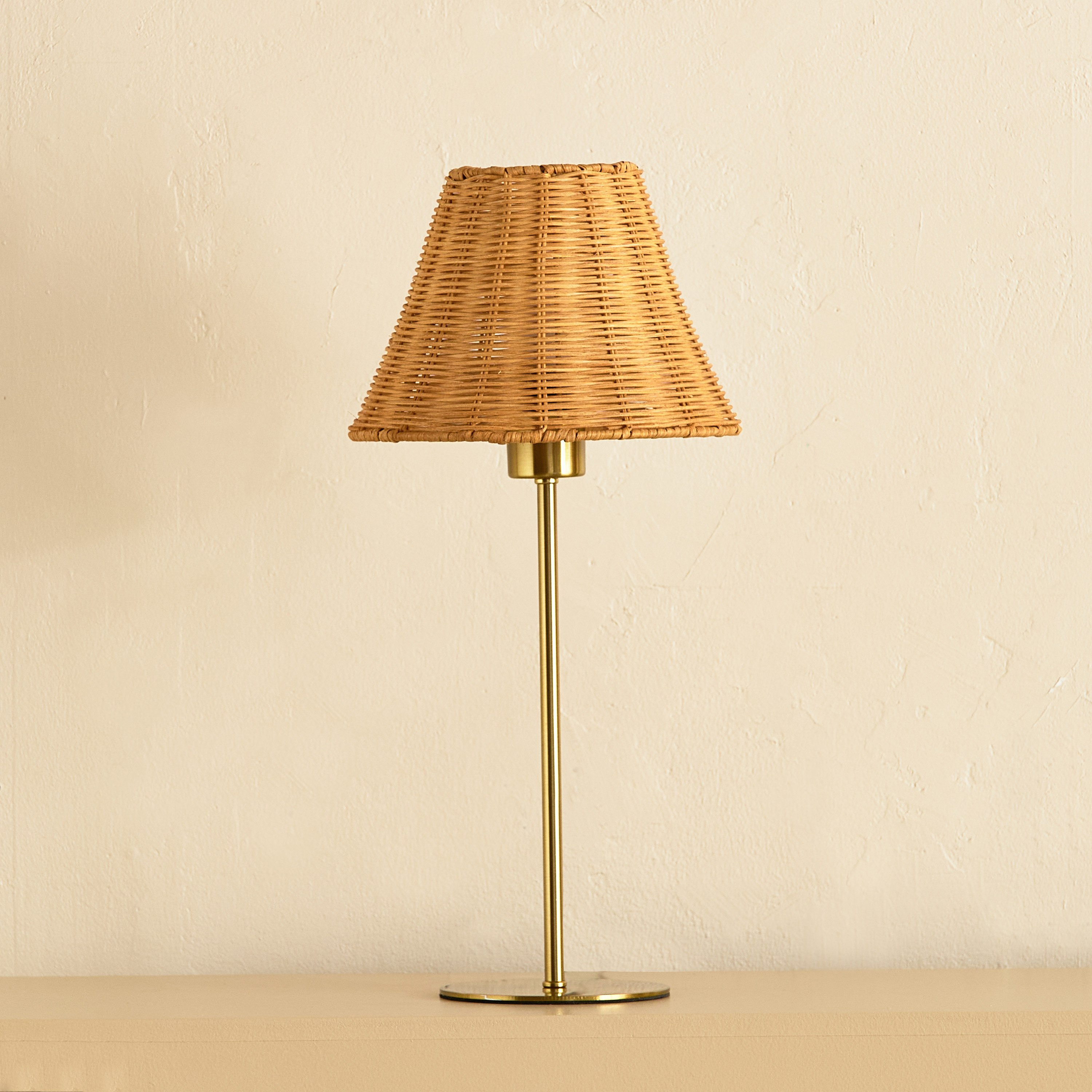 مصباح طاولة معدن وغطاء من الروطان من ناتشوريل - 22×47 سم-hbxbedroom-lighting-tablelamps-image-4