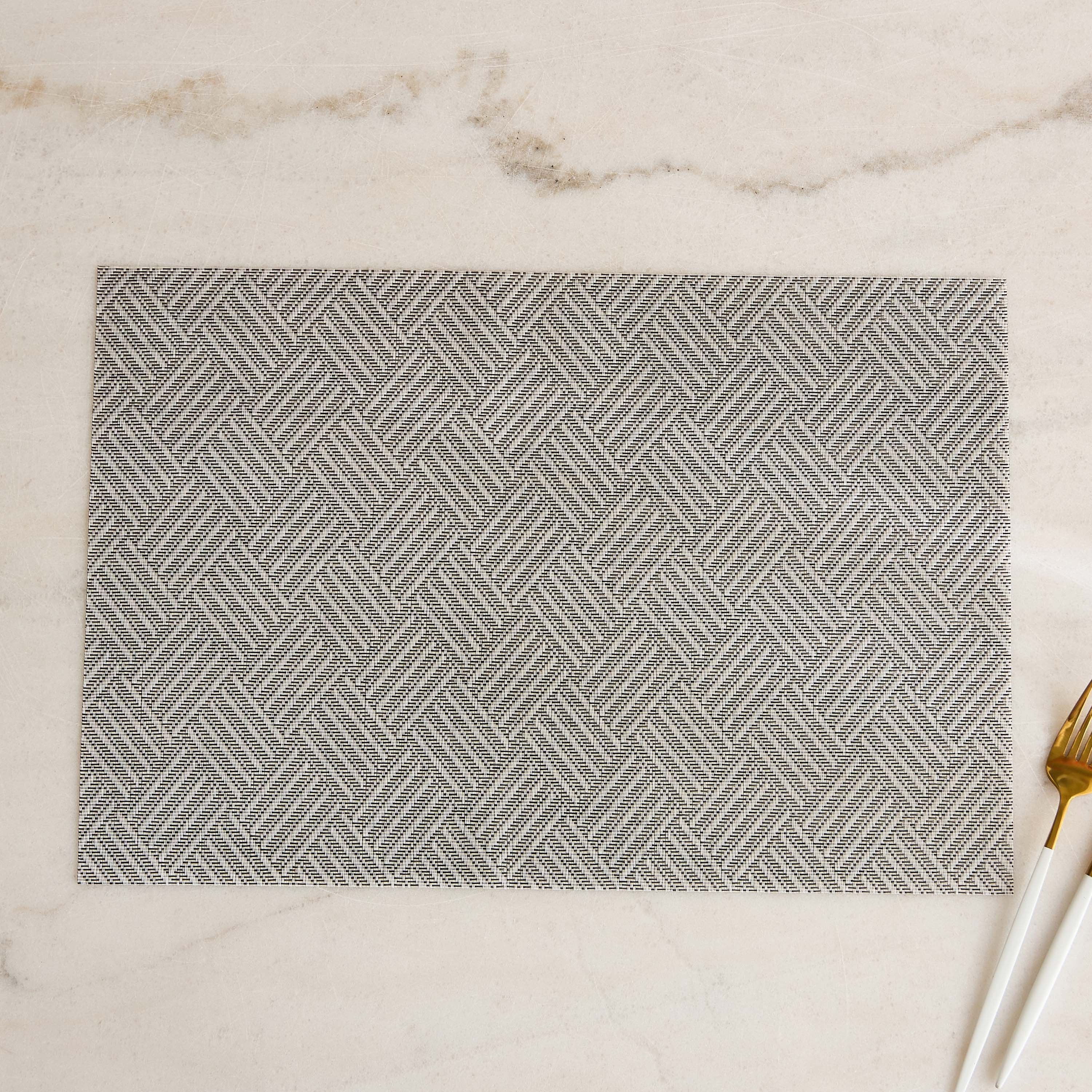لبادة صحون مموجة من أتلانتا - 30x45 سم-hbxdecorandfurnishings-homefurnishings-tablelinens-image-4