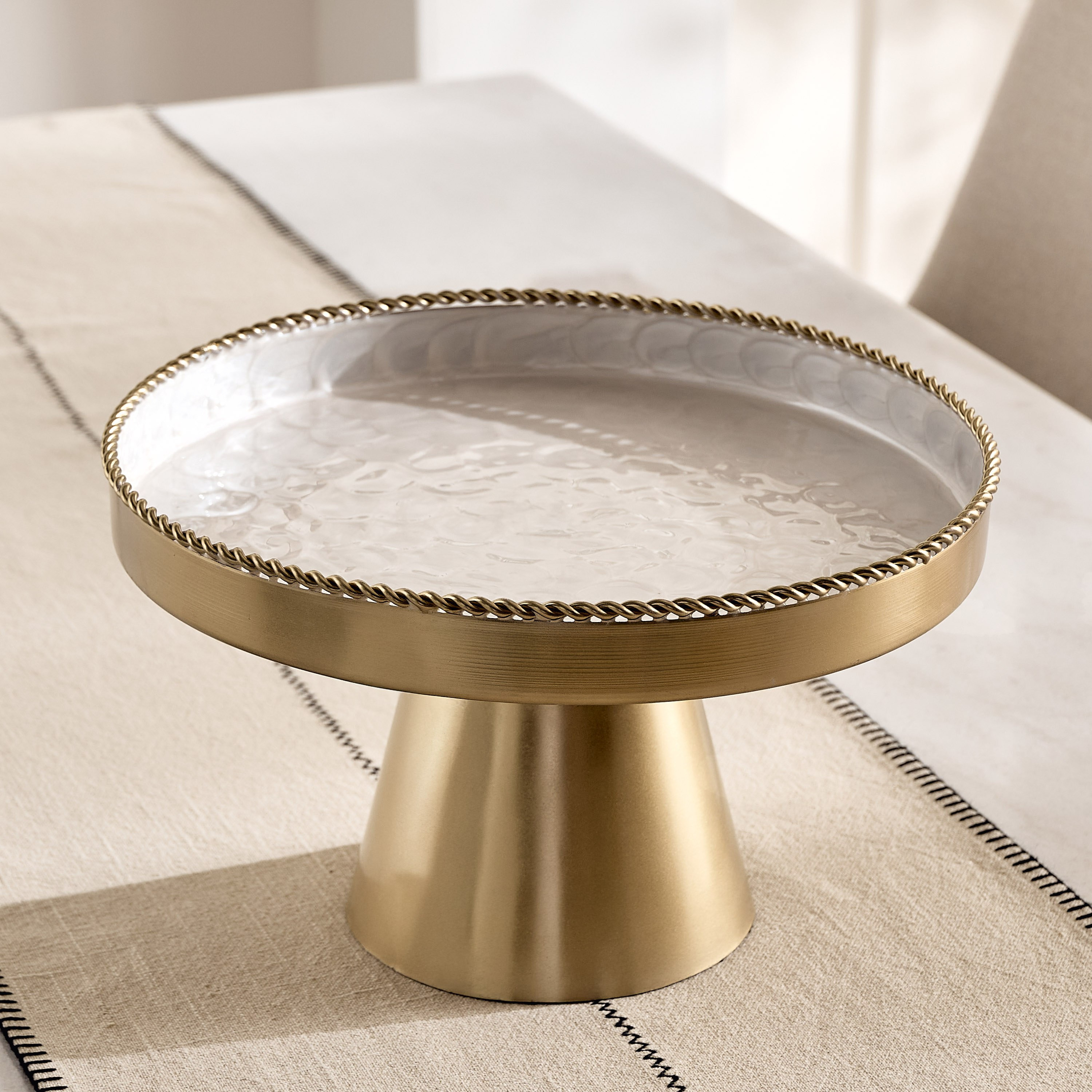 حامل كيك بقاعدة من ليرا - 32x32x19 سم-hbxdecorandfurnishings-tabletop-serveware-image-6