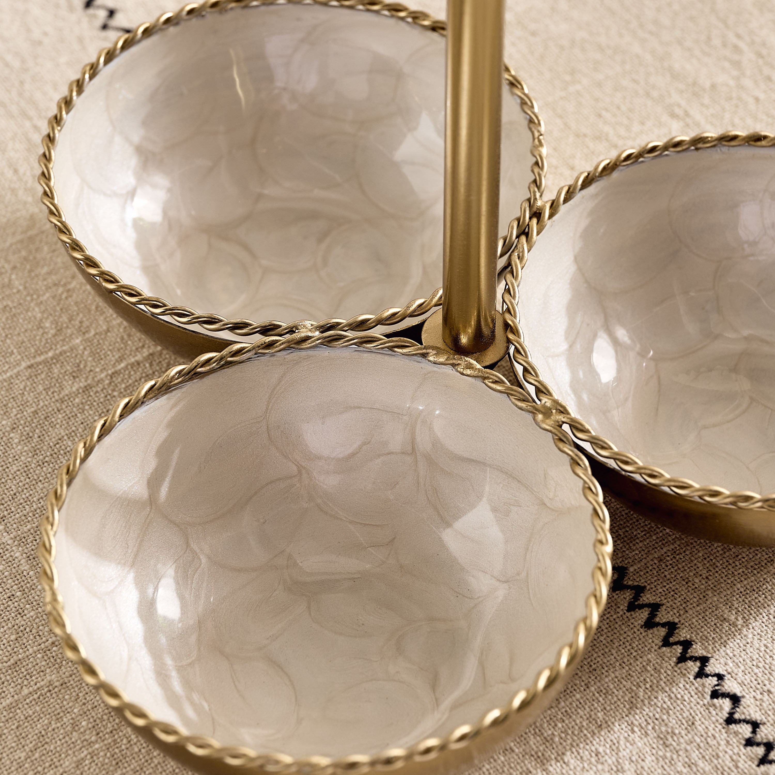 طقم بهارات 3 أوعية من ليرا - 23x23x14 سم-hbxhomeware-hbxkitchen-image-7