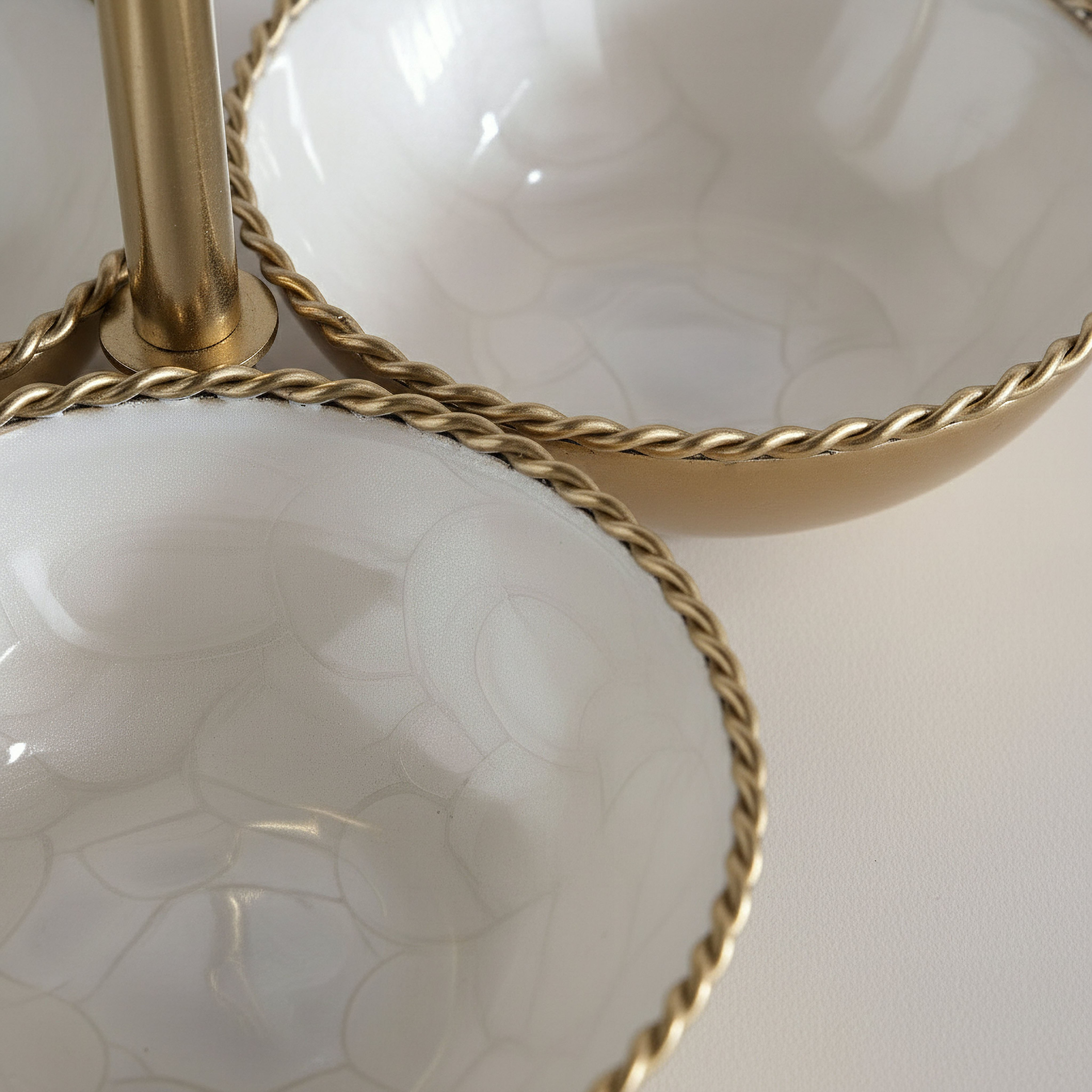 طبق تقديم حلويات ثلاثة أقسام من ليرا - 25x25x14 سم-hbxdecorandfurnishings-tabletop-serveware-image-3
