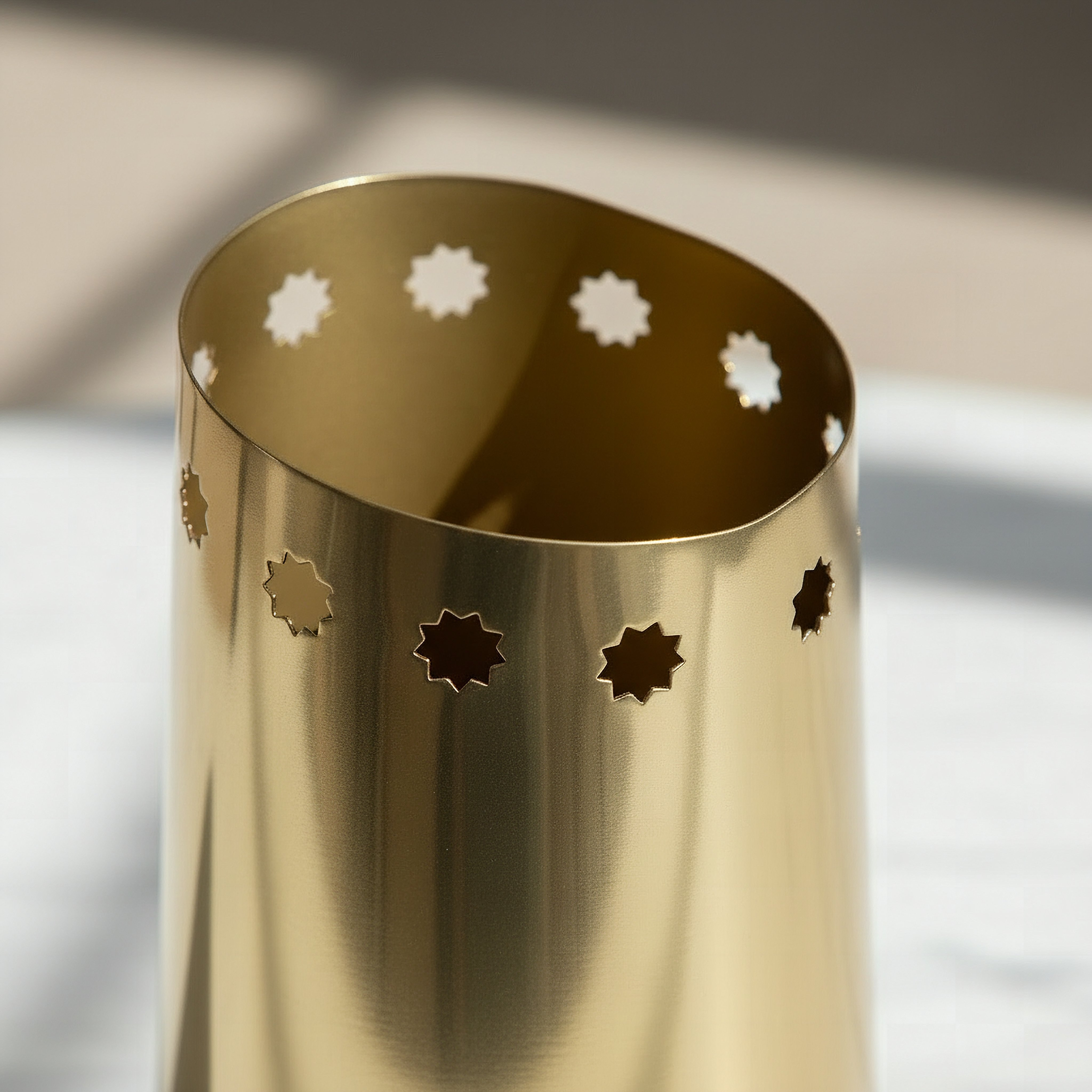 Layali Noor Small Vase - 12x12x28 cm-hbxbedroom-decorandaccessories-vases-image-3