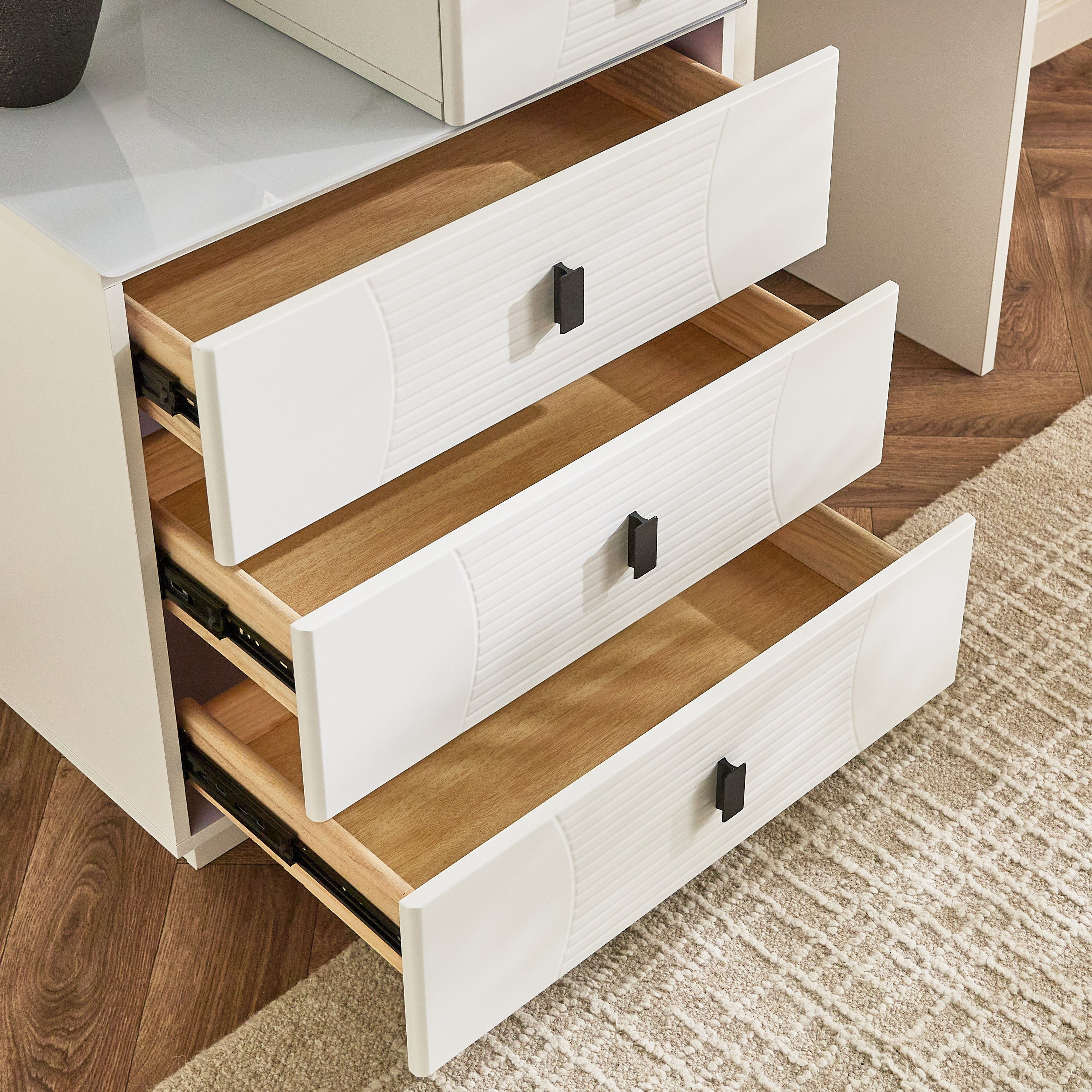 Marwell Vasto Smart Dresser with 5 Drawers and Mirror-hbxfurniture-bedroom-dressersandmirrors-image-8