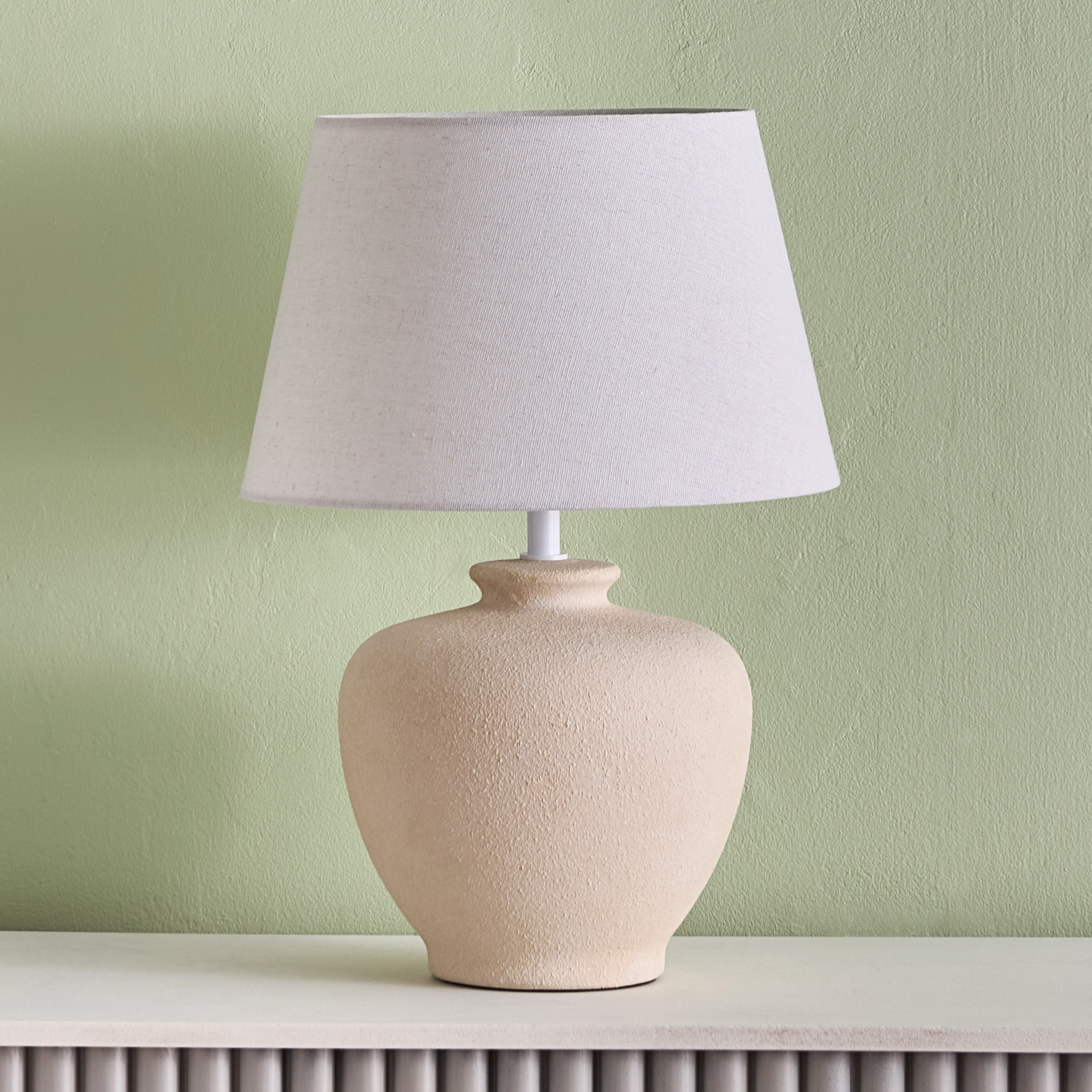 مصباح طاولة سيراميك بغطاء كتان من ماربيلا  – 30×30×43.5 سم-hbxlivingroom-lighting-tablelamps-image-5