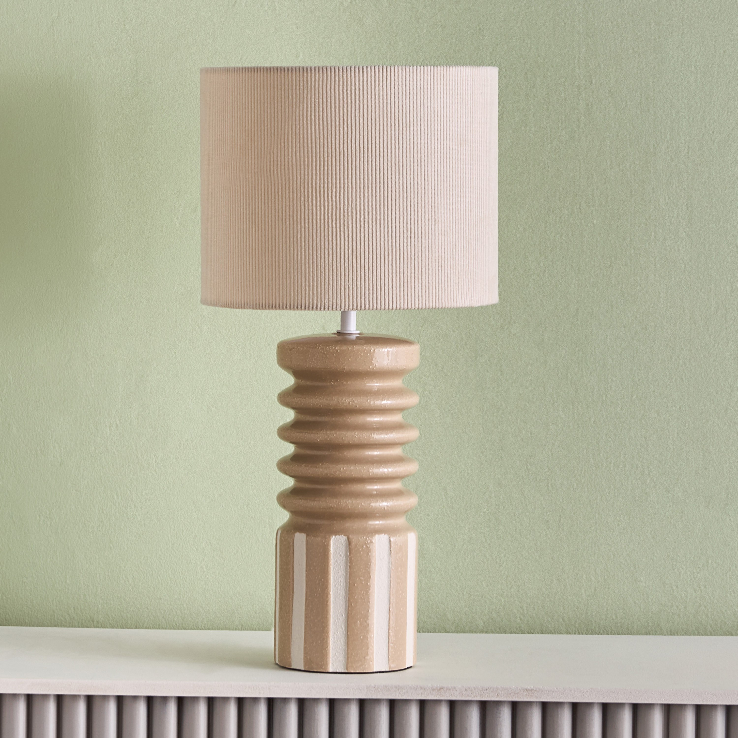 مصباح طاولة سيراميك بغطاء كتان من ماربيلا - 25x25x51 سم-hbxlivingroom-lighting-tablelamps-image-5